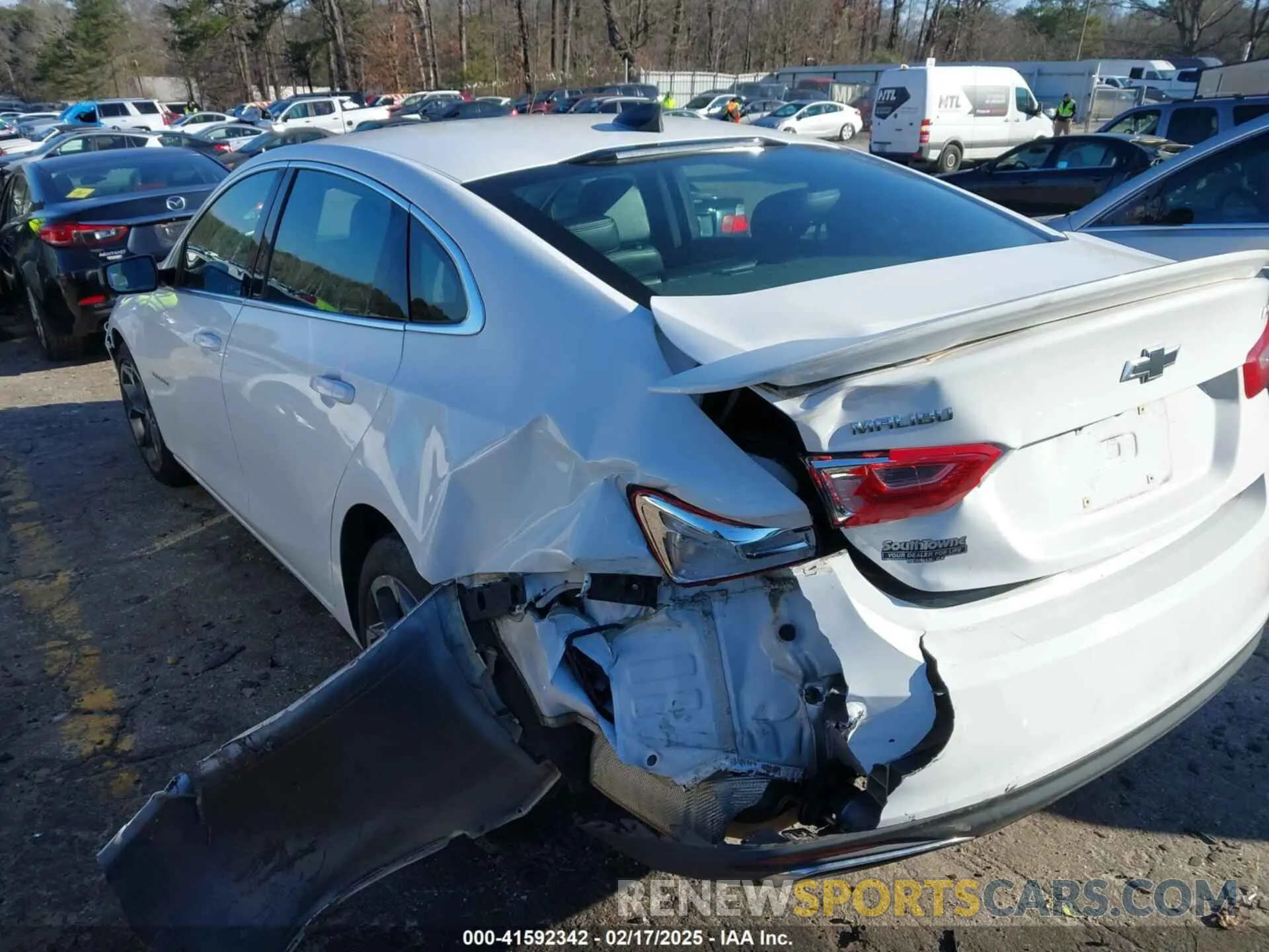 3 Photograph of a damaged car 1G1ZG5ST3KF190084 CHEVROLET MALIBU 2019