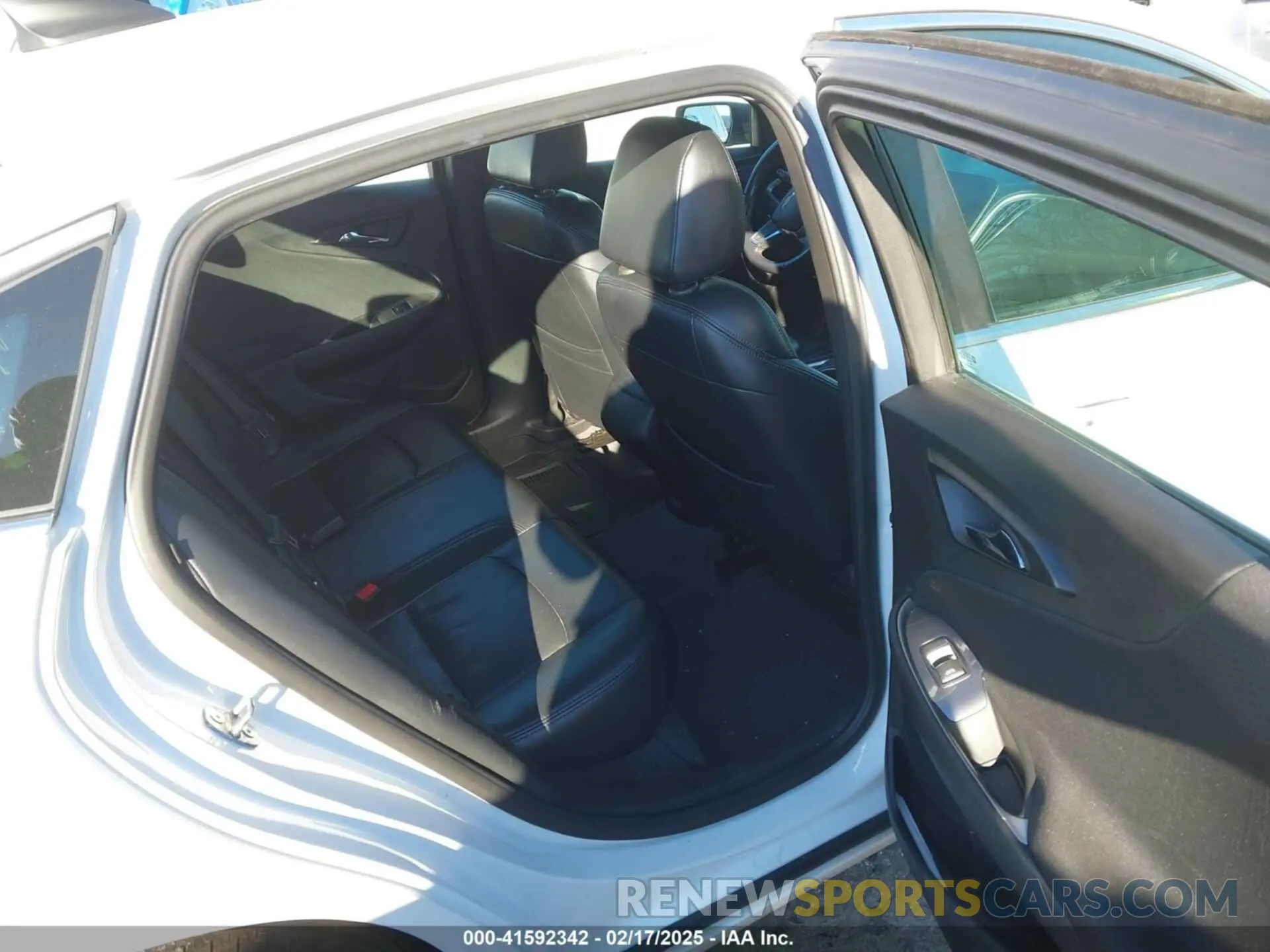 8 Photograph of a damaged car 1G1ZG5ST3KF190084 CHEVROLET MALIBU 2019