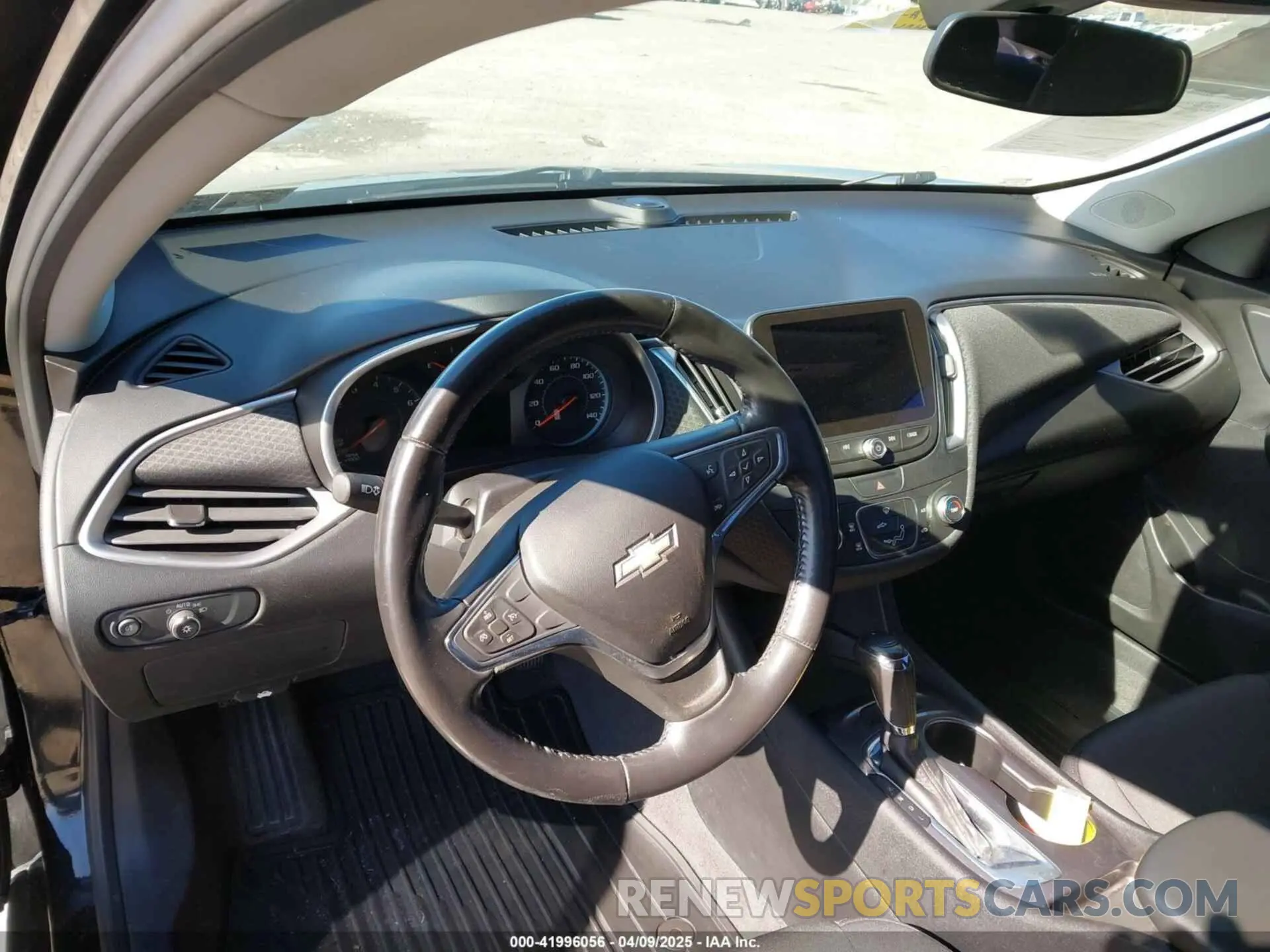 18 Photograph of a damaged car 1G1ZG5ST4KF199683 CHEVROLET MALIBU 2019