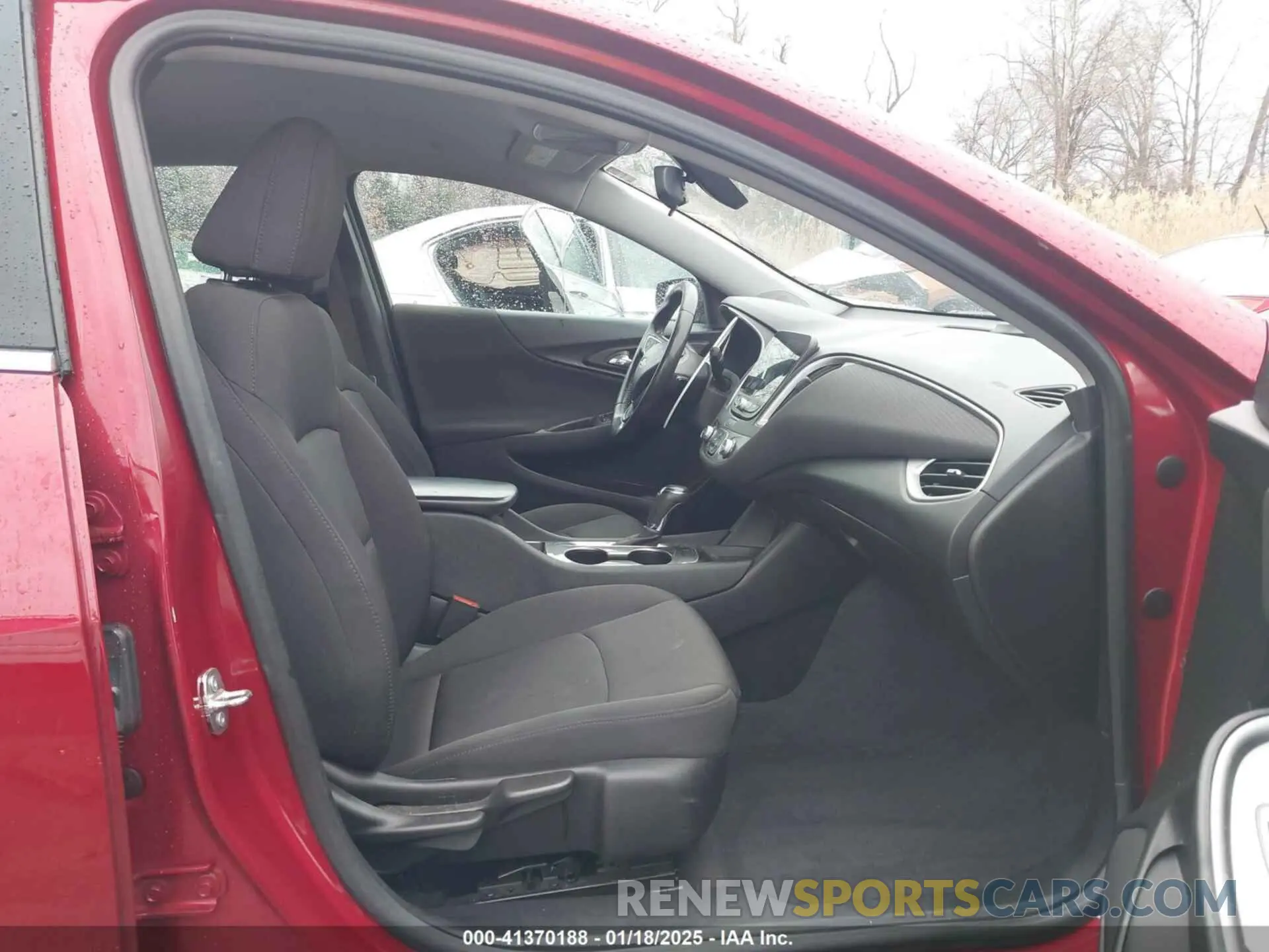 5 Photograph of a damaged car 1G1ZG5ST4KF221648 CHEVROLET MALIBU 2019