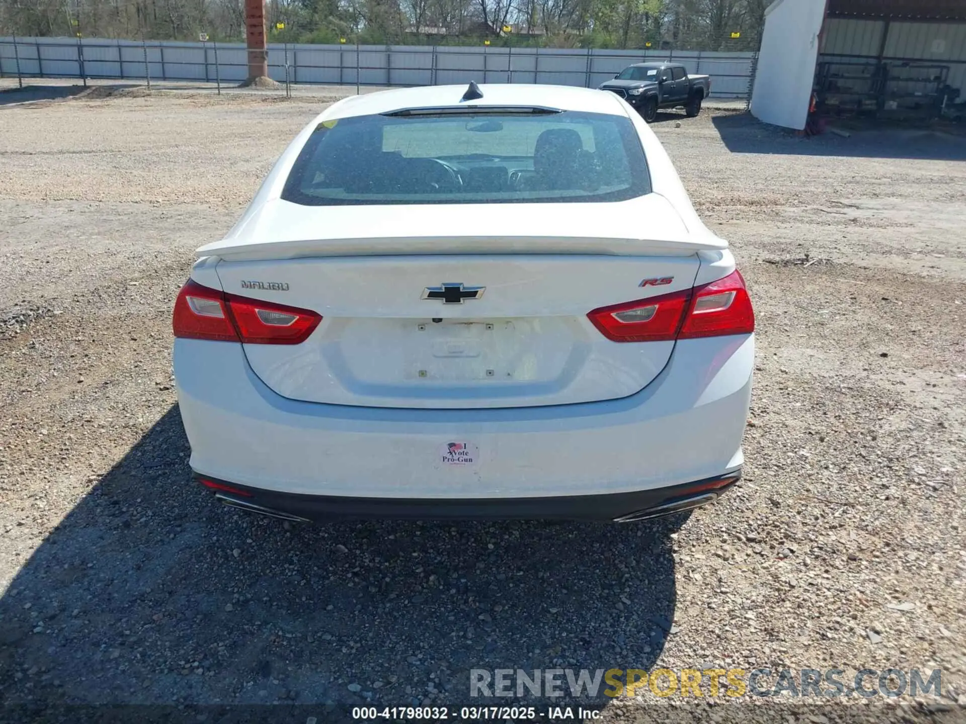 17 Photograph of a damaged car 1G1ZG5ST4KF228471 CHEVROLET MALIBU 2019
