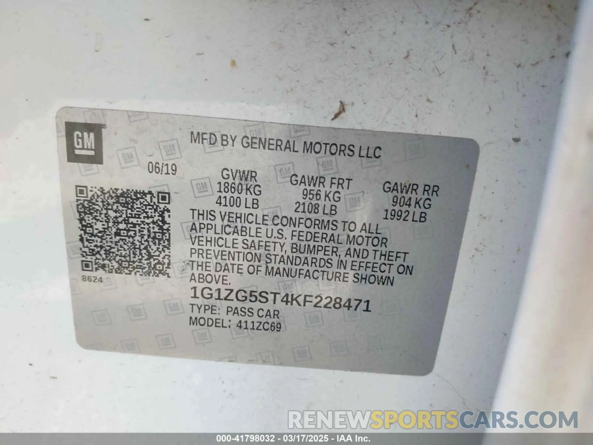 9 Photograph of a damaged car 1G1ZG5ST4KF228471 CHEVROLET MALIBU 2019