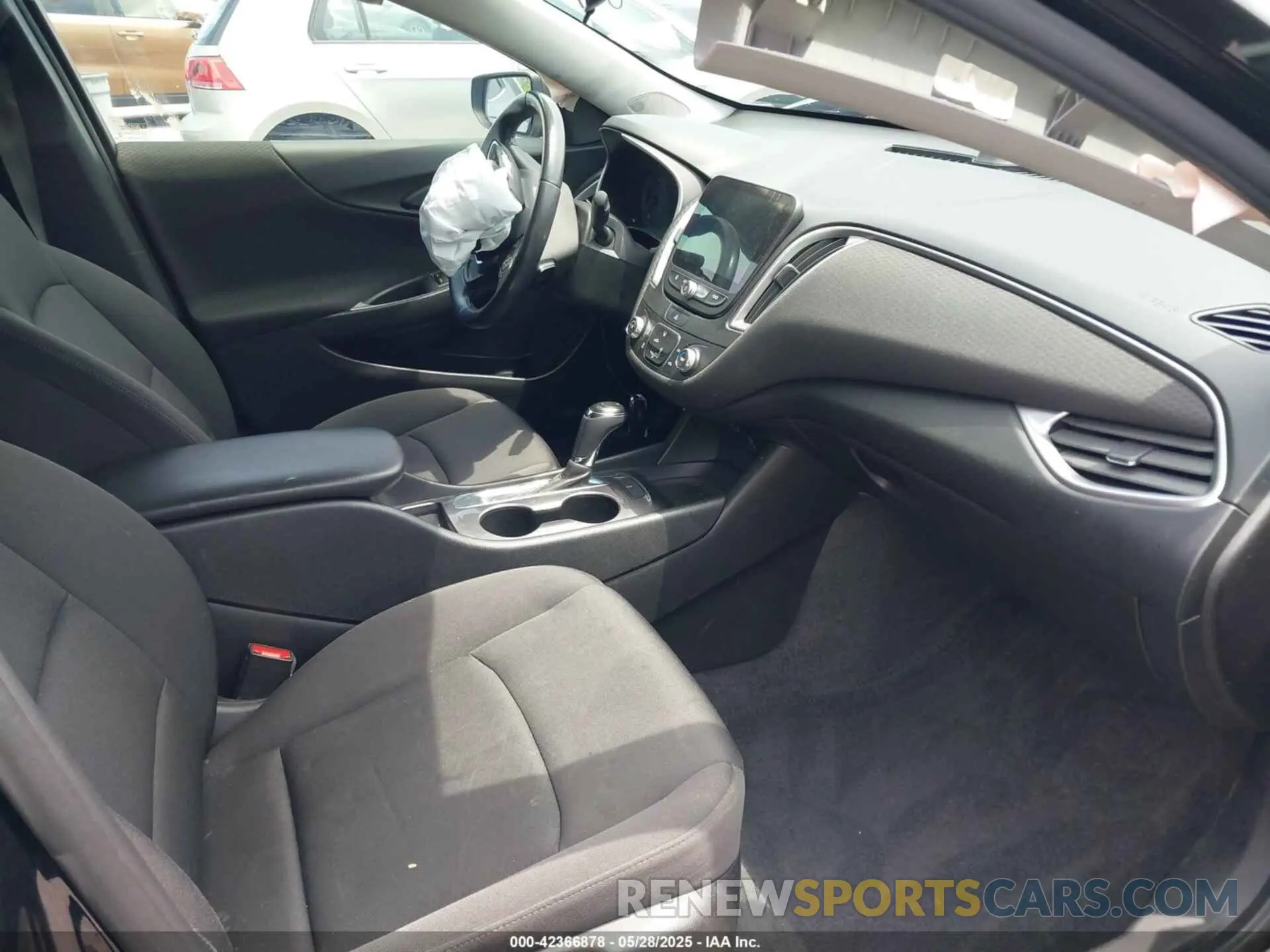 5 Photograph of a damaged car 1G1ZG5ST5KF198431 CHEVROLET MALIBU 2019