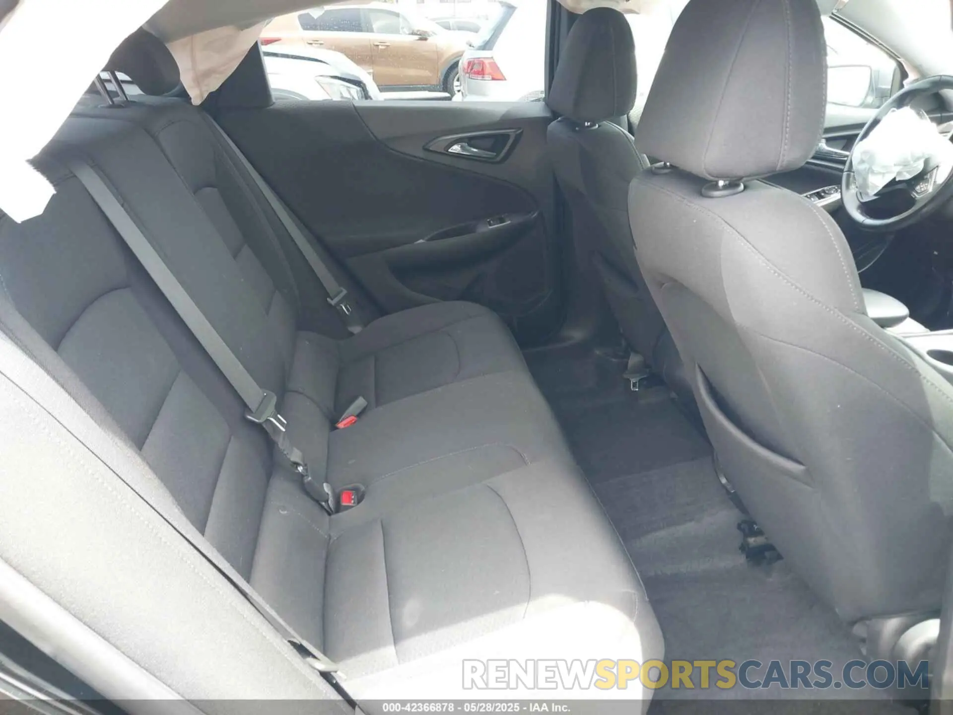 8 Photograph of a damaged car 1G1ZG5ST5KF198431 CHEVROLET MALIBU 2019