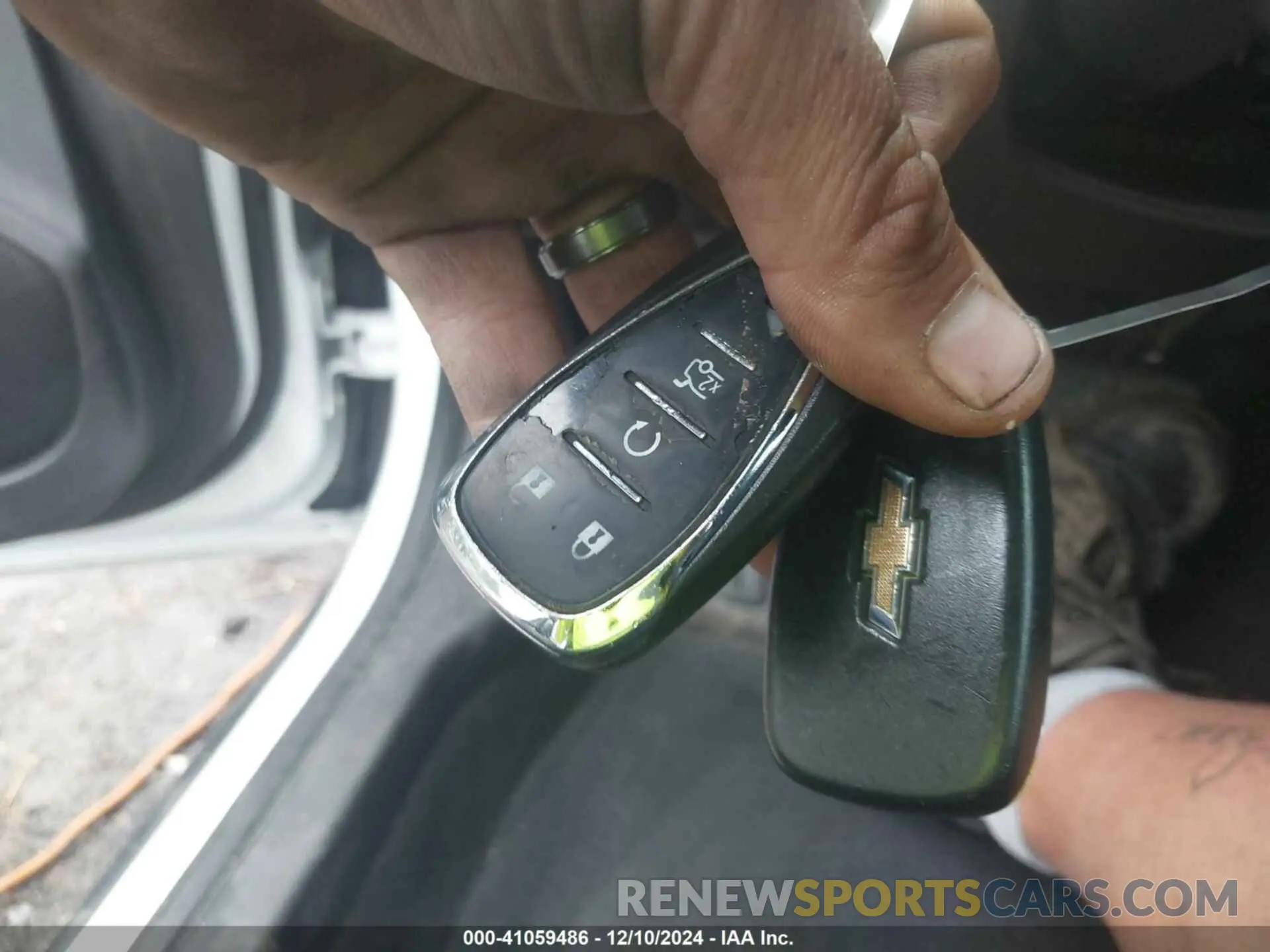 11 Photograph of a damaged car 1G1ZG5ST5KF203613 CHEVROLET MALIBU 2019