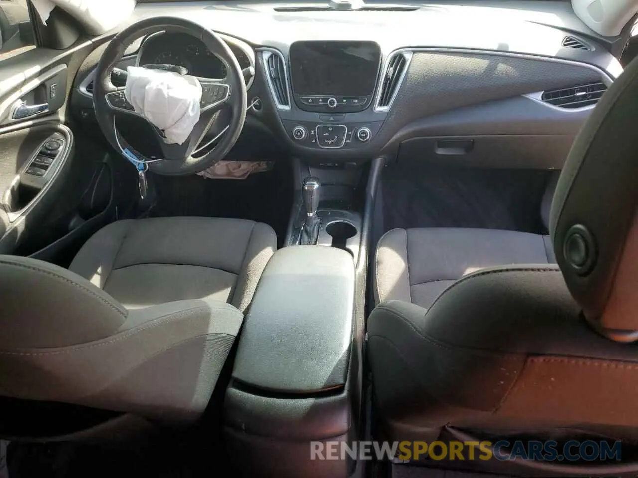 8 Photograph of a damaged car 1G1ZG5ST6KF188670 CHEVROLET MALIBU 2019