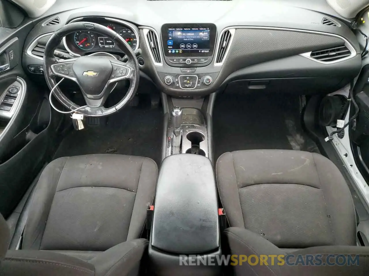 8 Photograph of a damaged car 1G1ZG5ST8KF188685 CHEVROLET MALIBU 2019