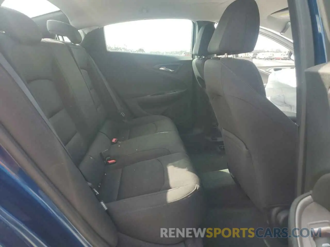10 Photograph of a damaged car 1G1ZG5ST9KF184127 CHEVROLET MALIBU 2019