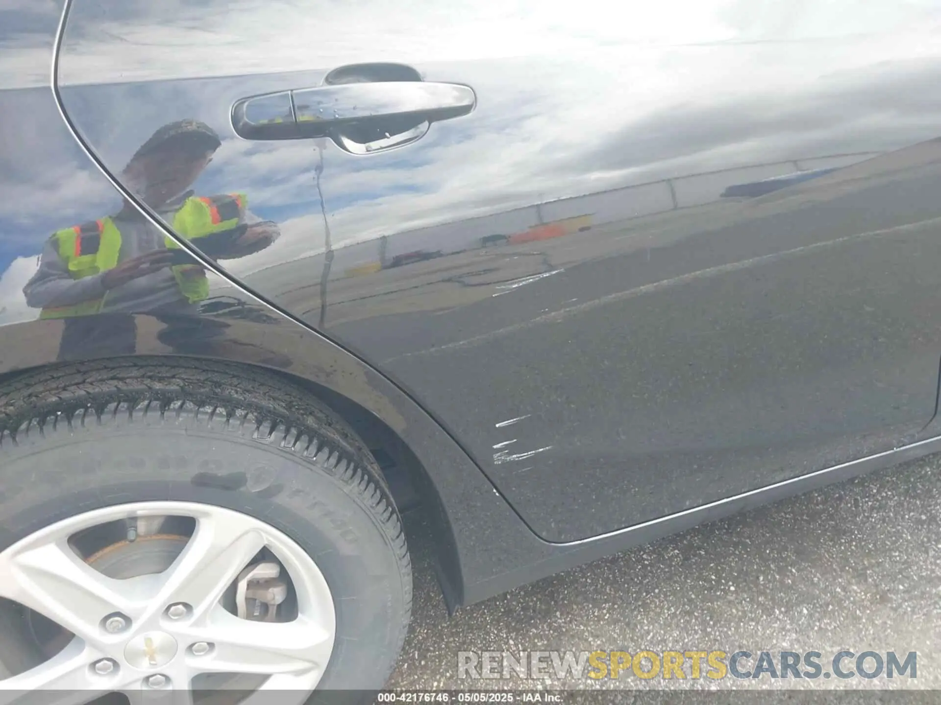 17 Photograph of a damaged car 1G1ZB5ST1LF097550 CHEVROLET MALIBU 2020
