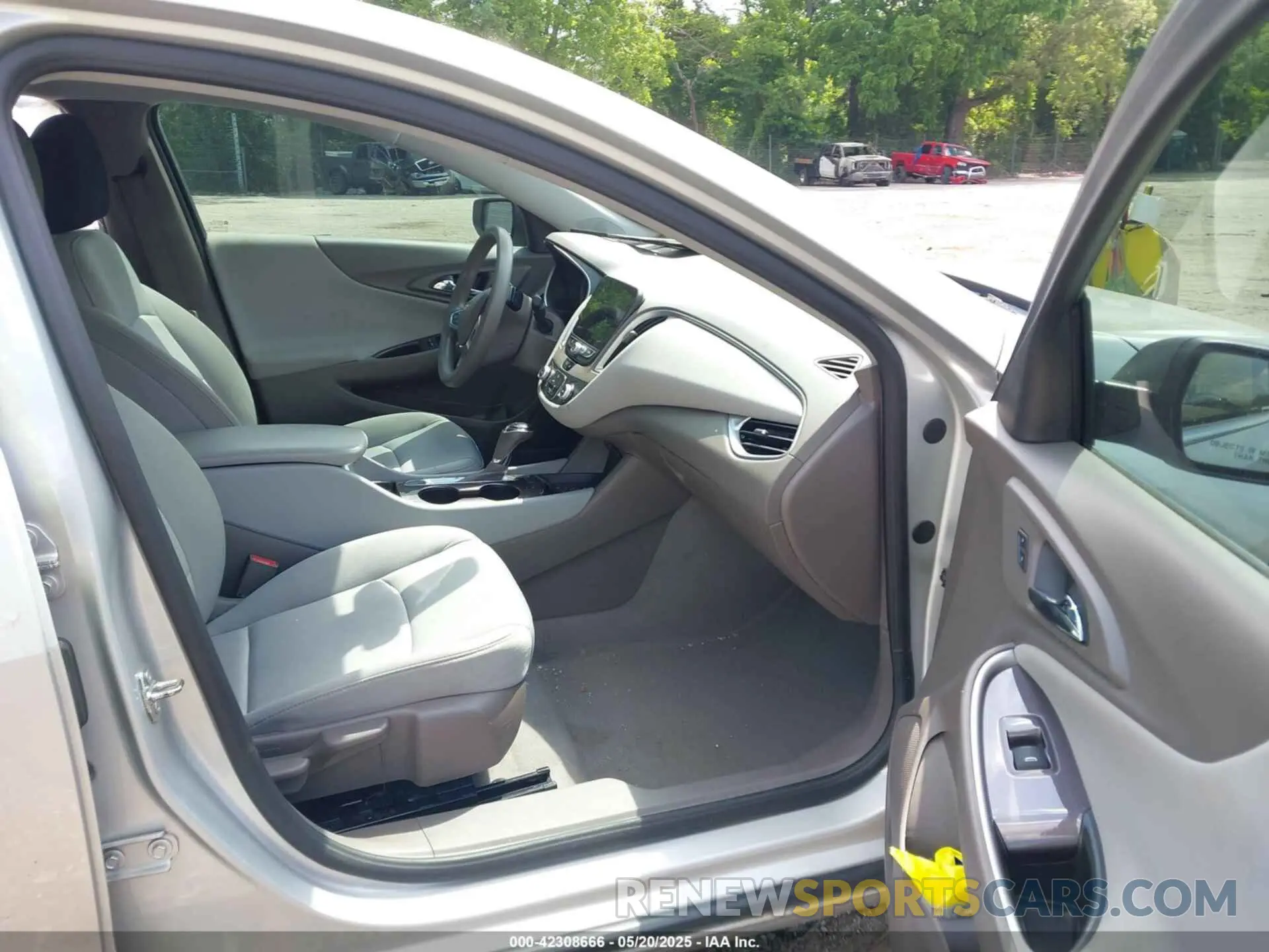 5 Photograph of a damaged car 1G1ZB5ST1LF138811 CHEVROLET MALIBU 2020