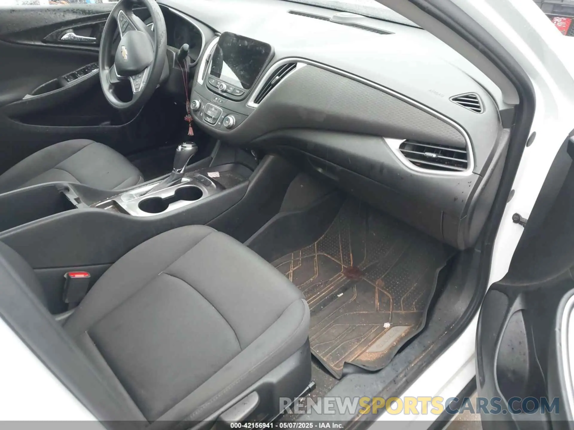 5 Photograph of a damaged car 1G1ZB5ST1LF148870 CHEVROLET MALIBU 2020