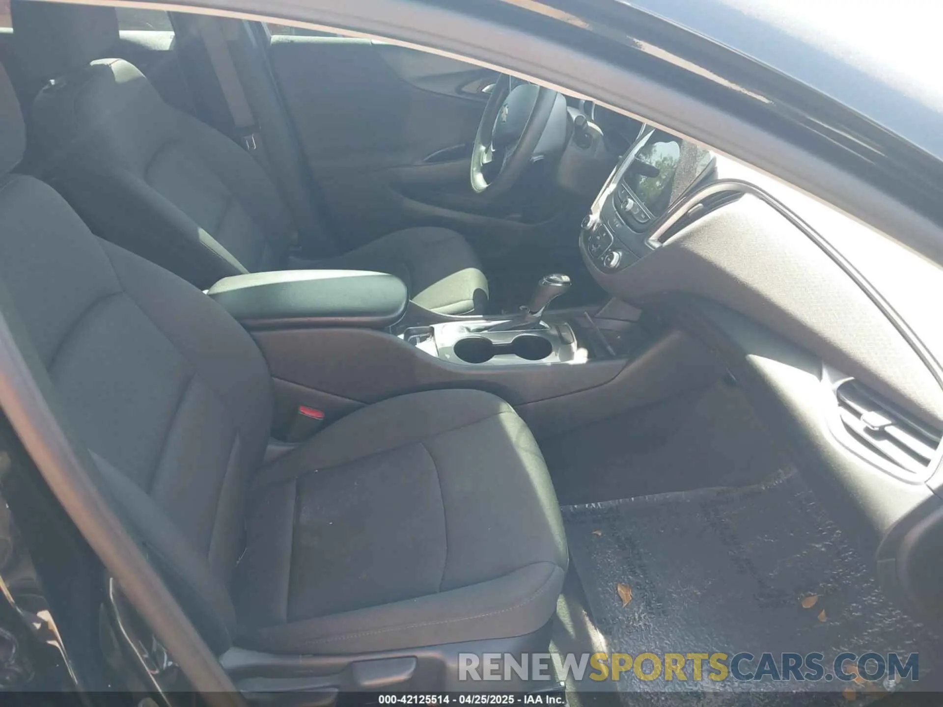 5 Photograph of a damaged car 1G1ZB5ST1LF149727 CHEVROLET MALIBU 2020