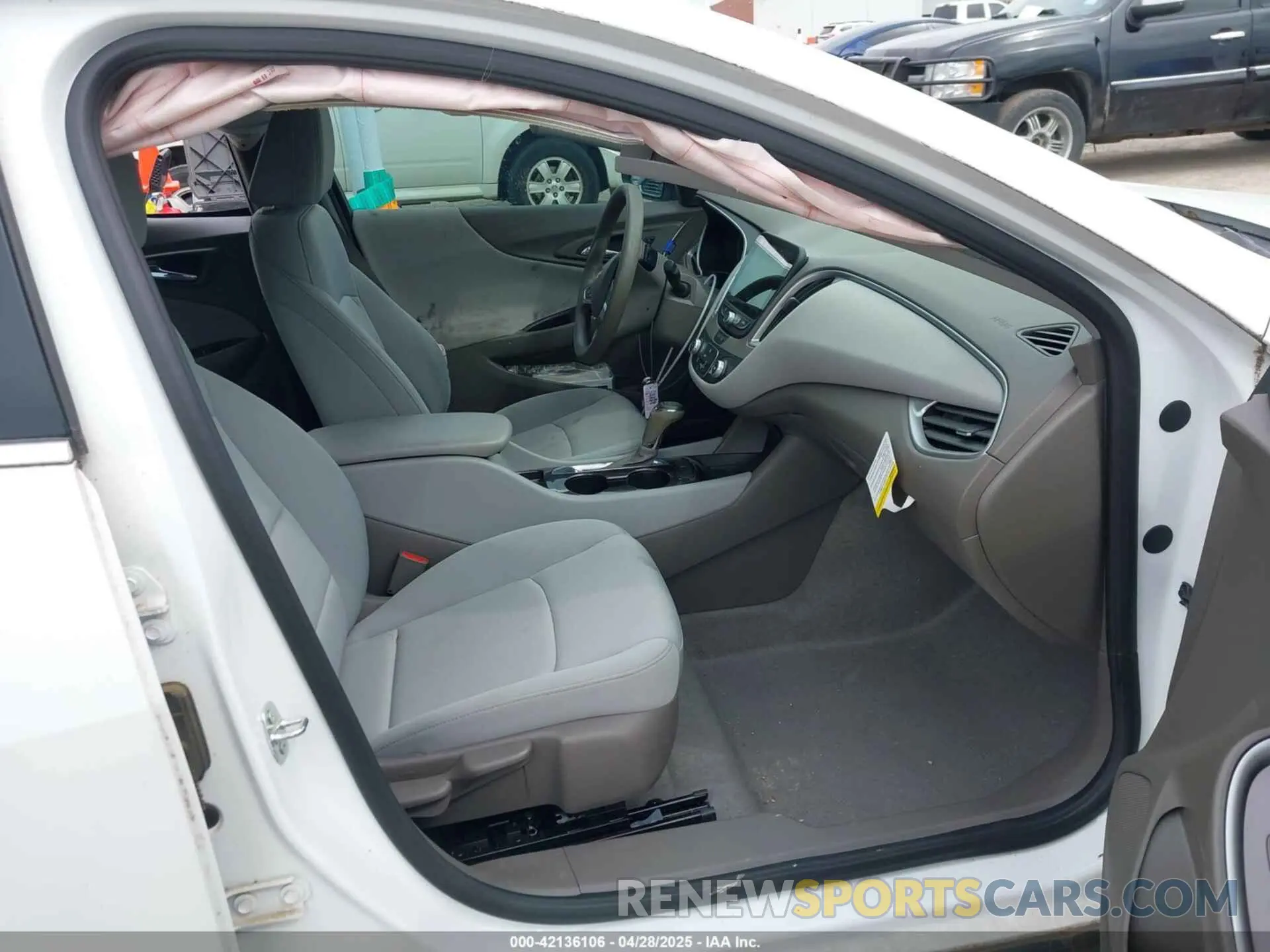 5 Photograph of a damaged car 1G1ZB5ST3LF076974 CHEVROLET MALIBU 2020