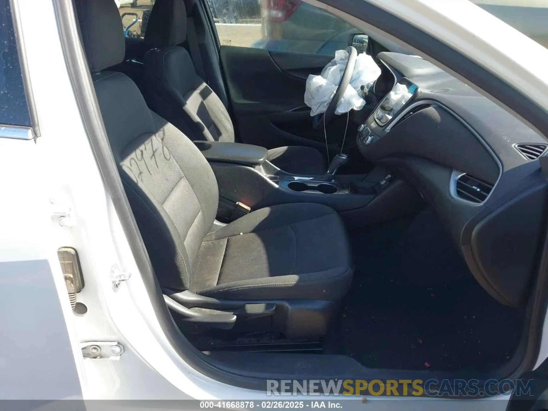 5 Photograph of a damaged car 1G1ZB5ST4LF002978 CHEVROLET MALIBU 2020
