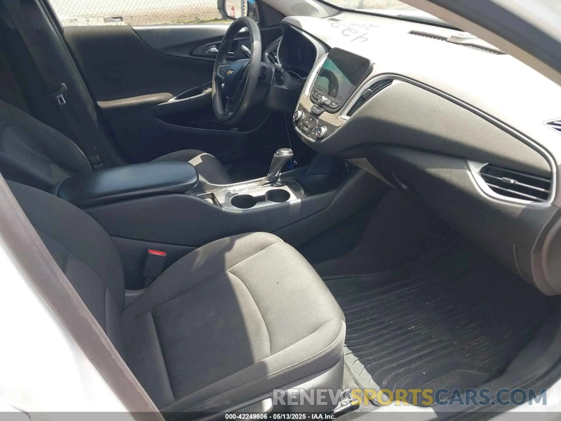 5 Photograph of a damaged car 1G1ZB5ST4LF106533 CHEVROLET MALIBU 2020