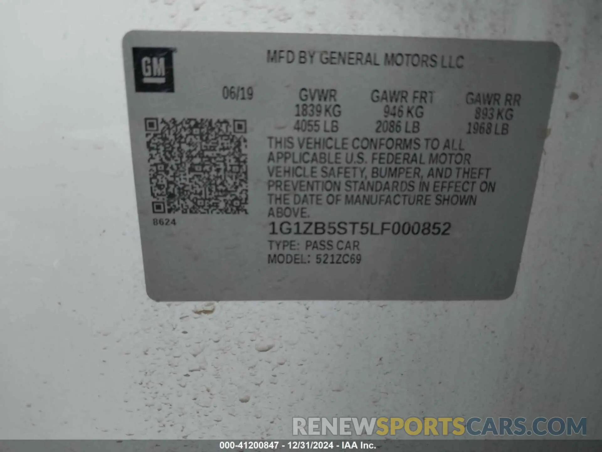9 Photograph of a damaged car 1G1ZB5ST5LF000852 CHEVROLET MALIBU 2020
