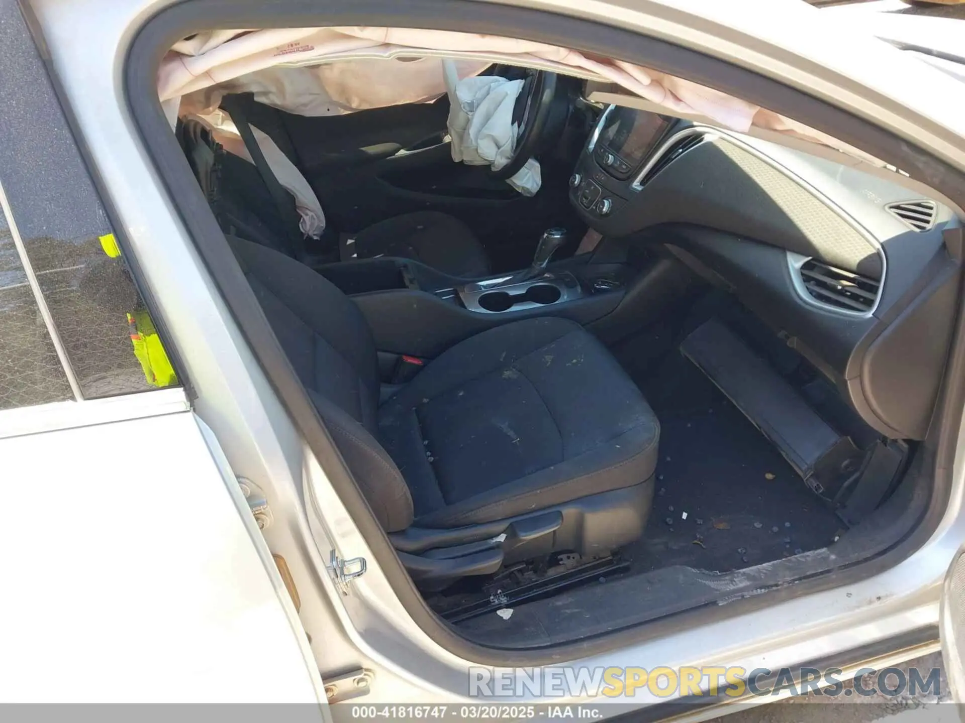 5 Photograph of a damaged car 1G1ZB5ST5LF011320 CHEVROLET MALIBU 2020