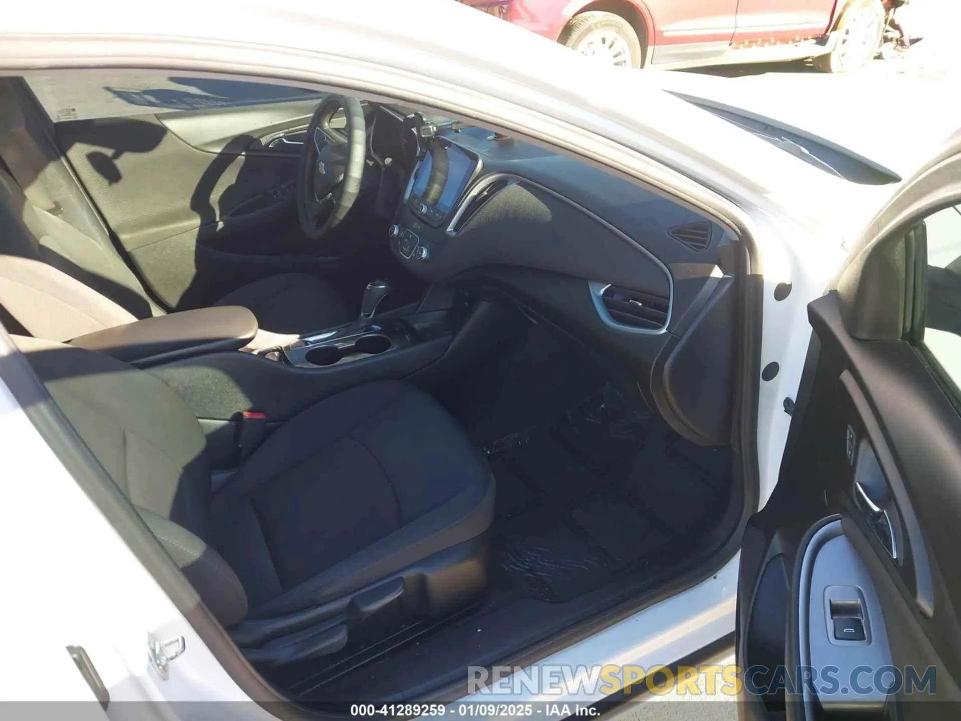 5 Photograph of a damaged car 1G1ZB5ST5LF018946 CHEVROLET MALIBU 2020