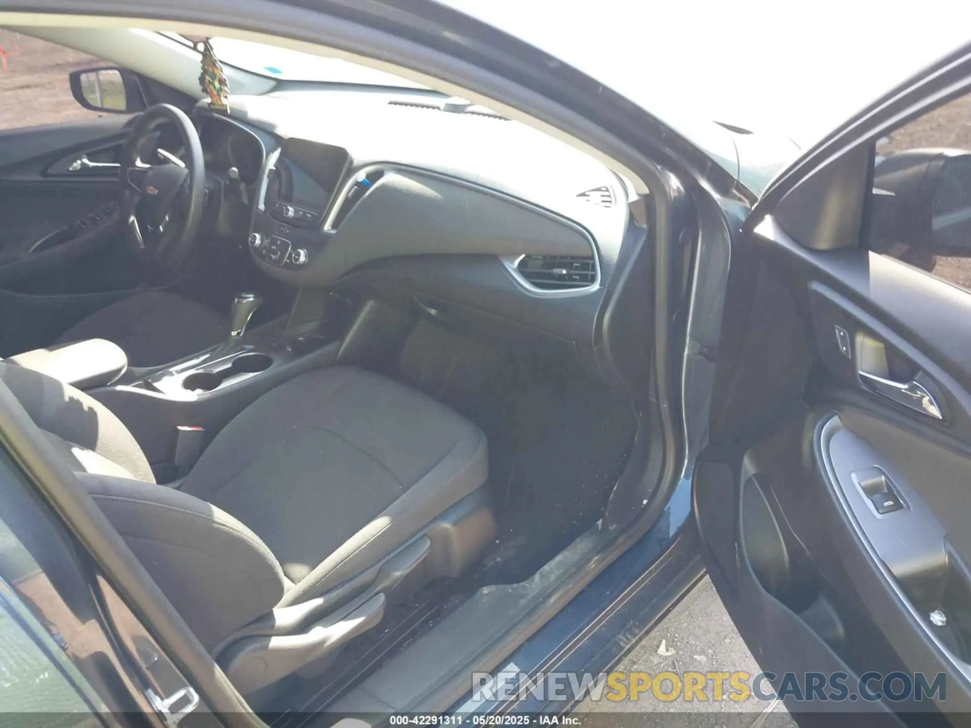 5 Photograph of a damaged car 1G1ZB5ST7LF149151 CHEVROLET MALIBU 2020
