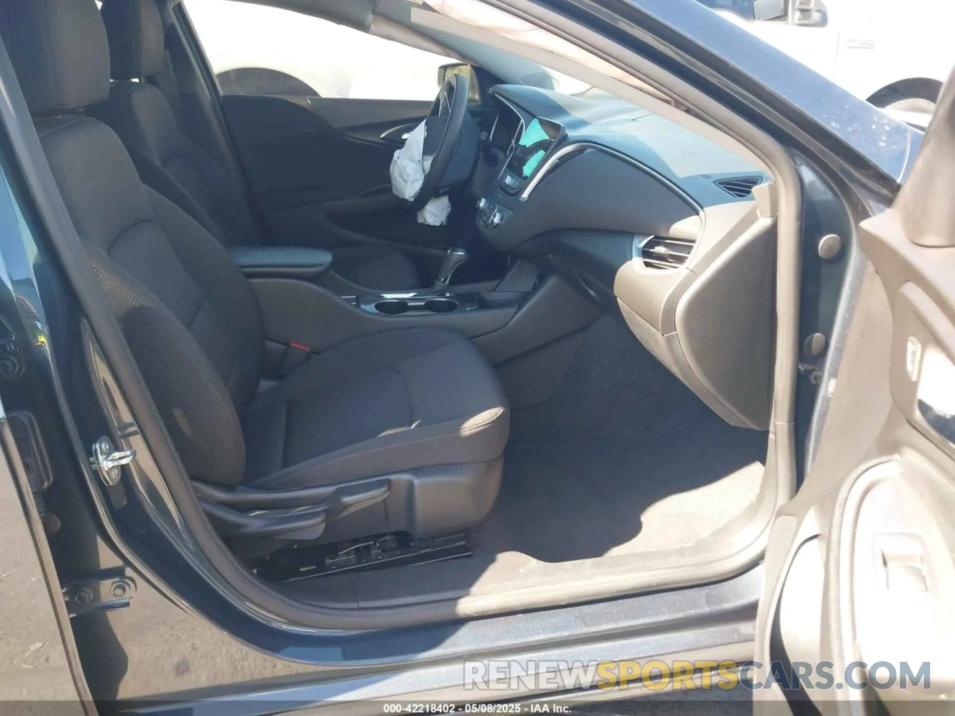 5 Photograph of a damaged car 1G1ZB5ST7LF157427 CHEVROLET MALIBU 2020