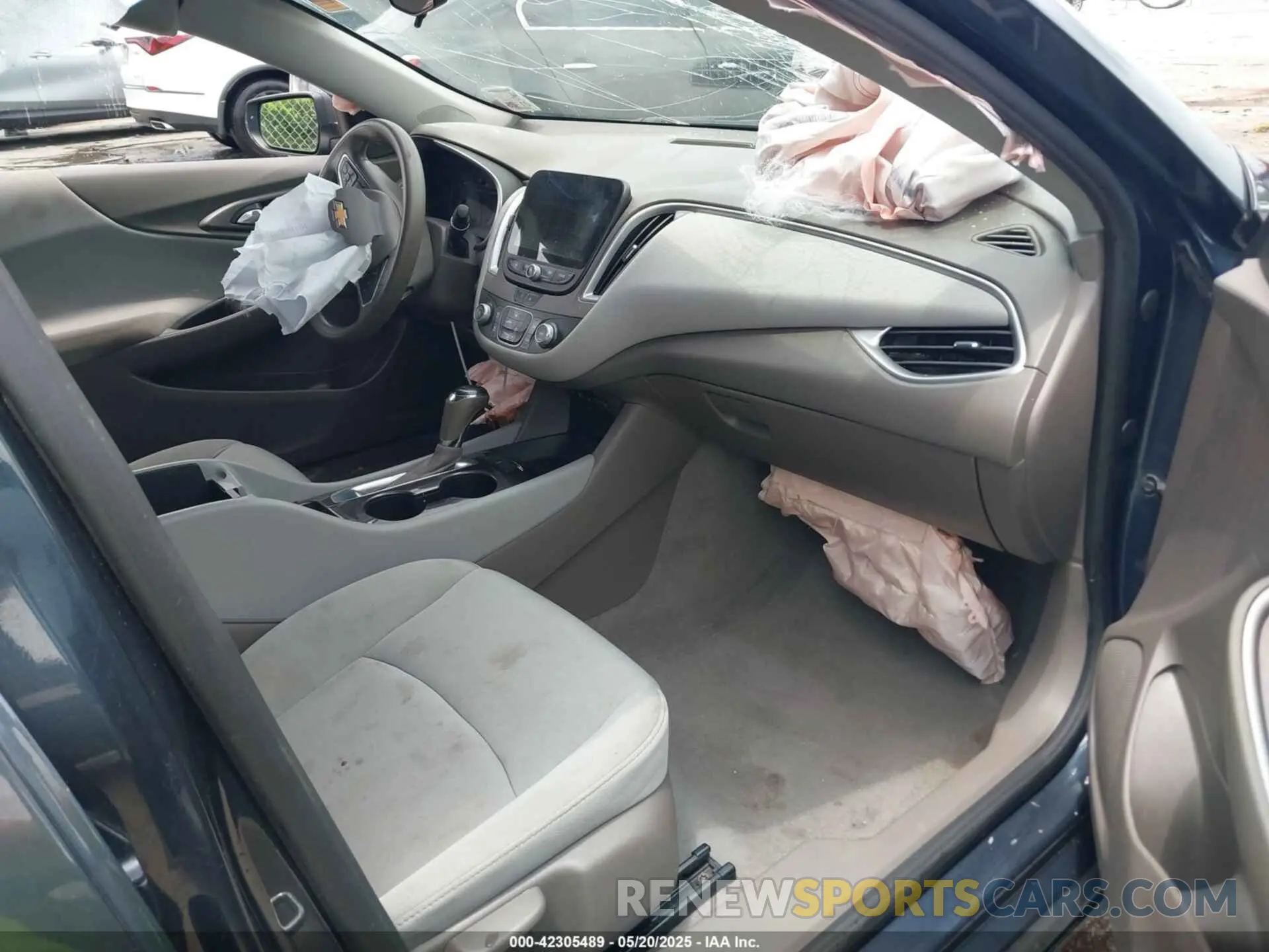 5 Photograph of a damaged car 1G1ZB5ST8LF154021 CHEVROLET MALIBU 2020
