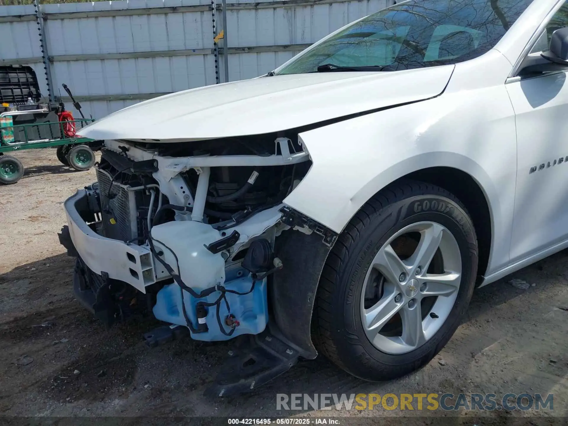 17 Photograph of a damaged car 1G1ZC5ST0LF108521 CHEVROLET MALIBU 2020