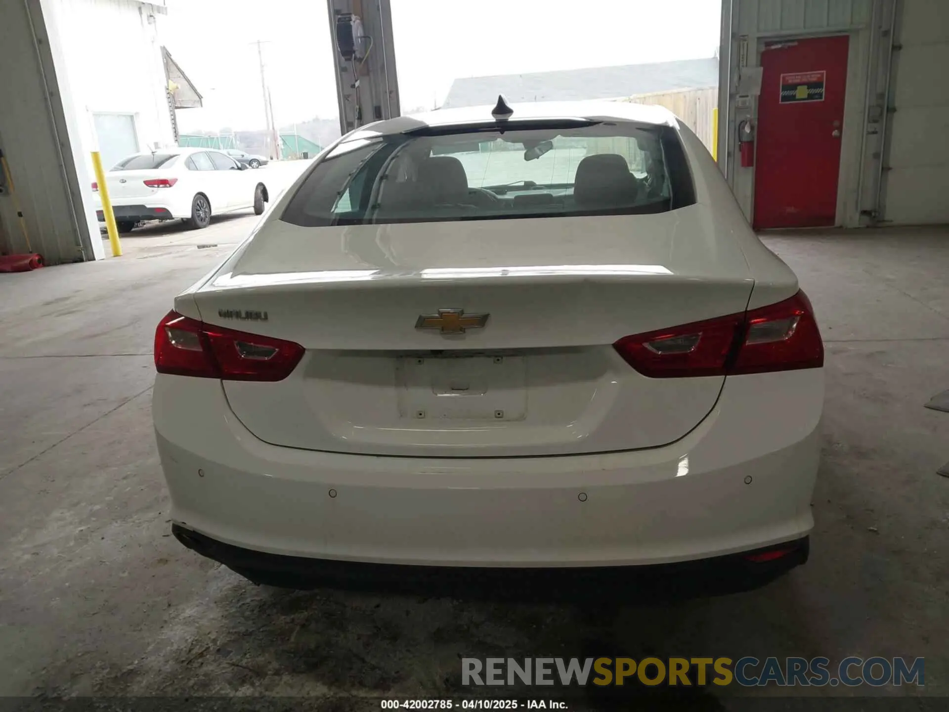 16 Photograph of a damaged car 1G1ZC5ST1LF076601 CHEVROLET MALIBU 2020