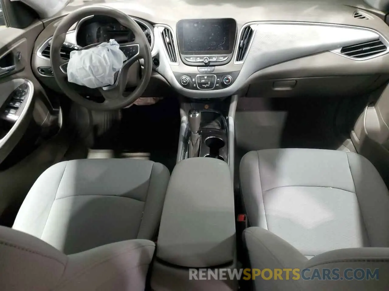 8 Photograph of a damaged car 1G1ZC5ST1LF110035 CHEVROLET MALIBU 2020