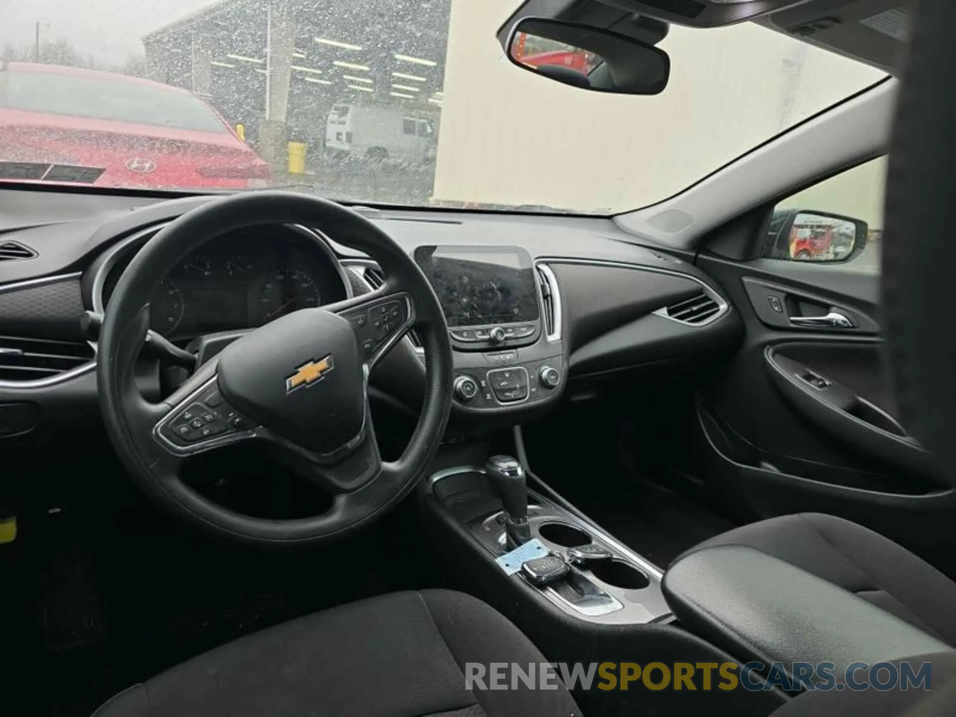 9 Photograph of a damaged car 1G1ZC5ST1LF111069 CHEVROLET MALIBU 2020
