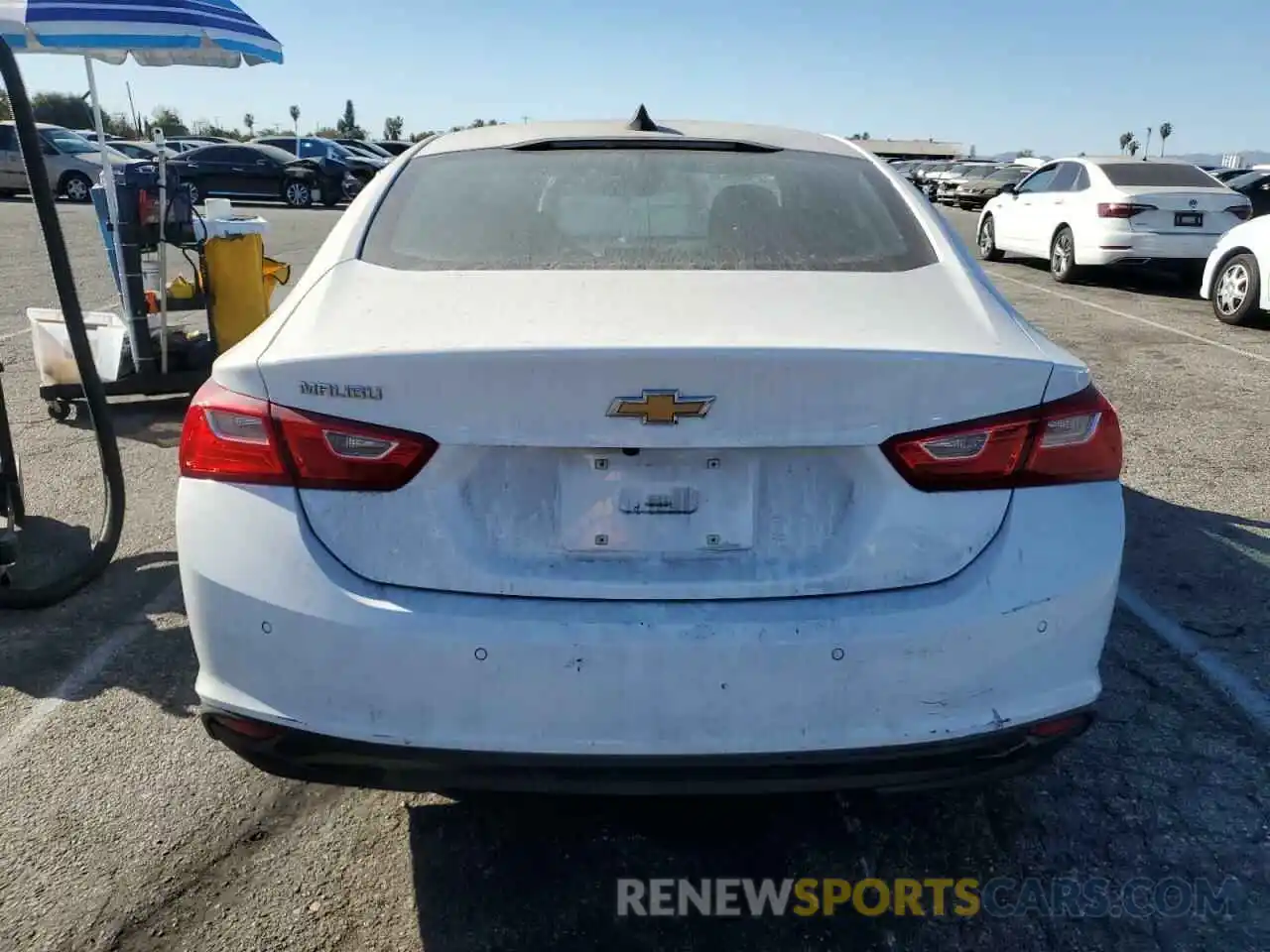 6 Photograph of a damaged car 1G1ZC5ST1LF132312 CHEVROLET MALIBU 2020