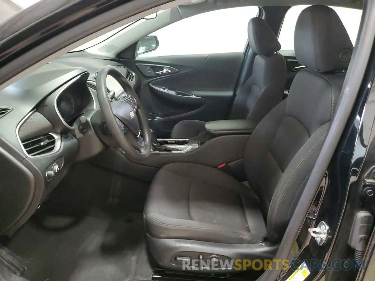 7 Photograph of a damaged car 1G1ZC5ST1LF140684 CHEVROLET MALIBU 2020