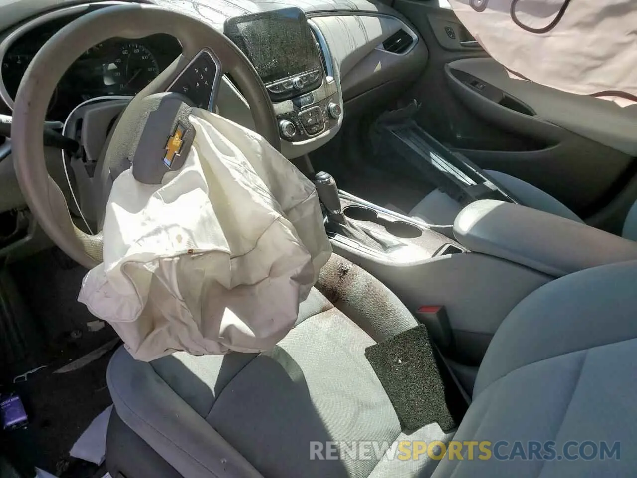 8 Photograph of a damaged car 1G1ZC5ST1LF146338 CHEVROLET MALIBU 2020