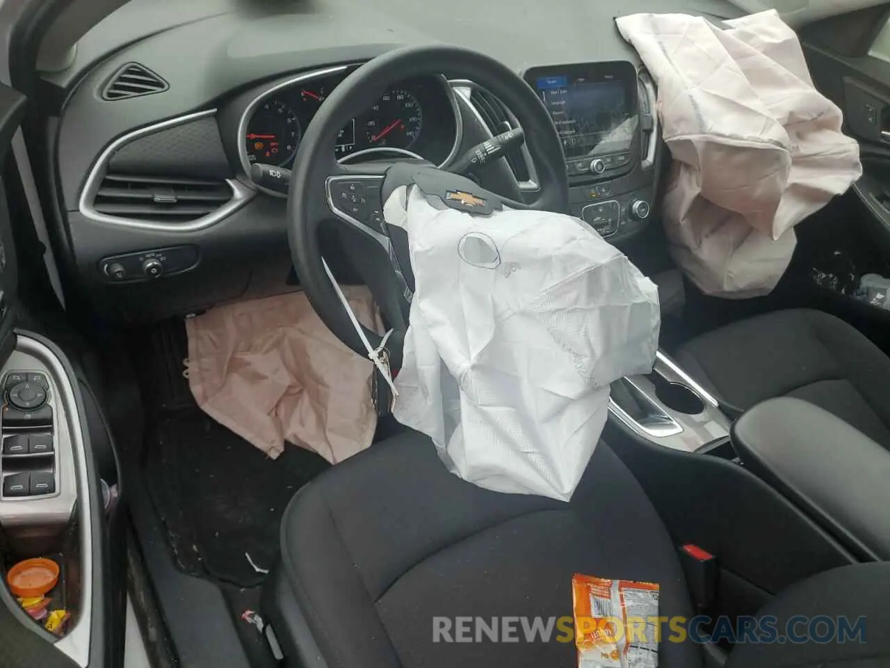 8 Photograph of a damaged car 1G1ZC5ST1LF154617 CHEVROLET MALIBU 2020