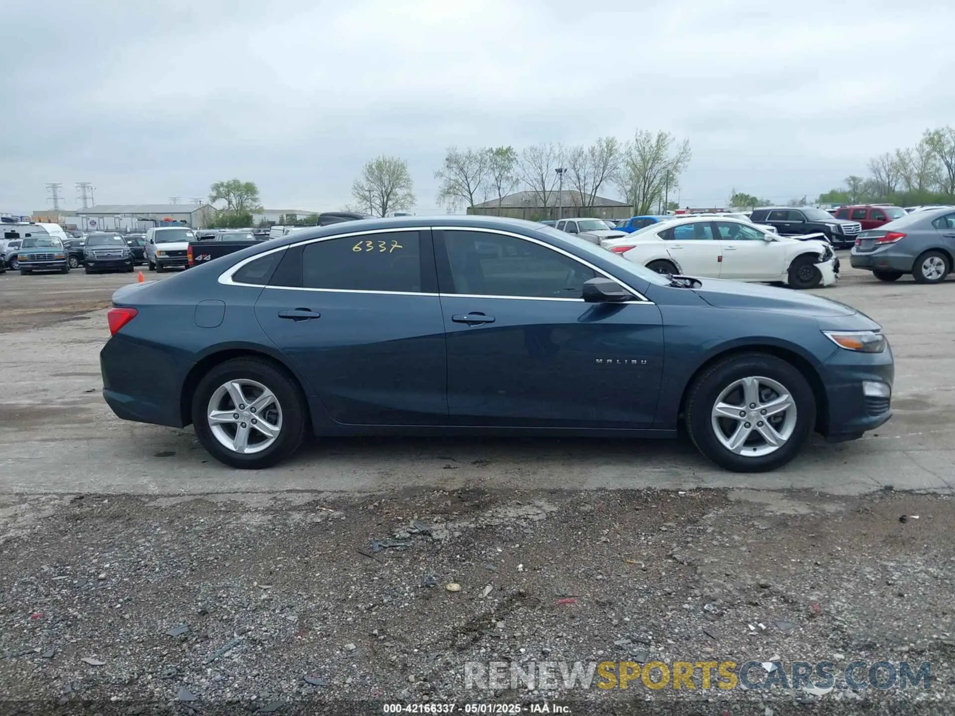 13 Photograph of a damaged car 1G1ZC5ST2LF079927 CHEVROLET MALIBU 2020