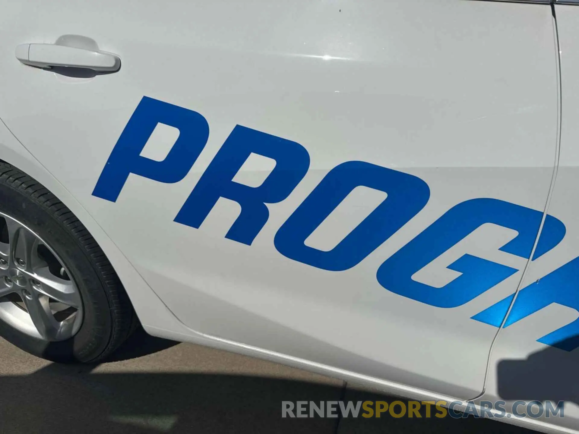 19 Photograph of a damaged car 1G1ZC5ST2LF130214 CHEVROLET MALIBU 2020