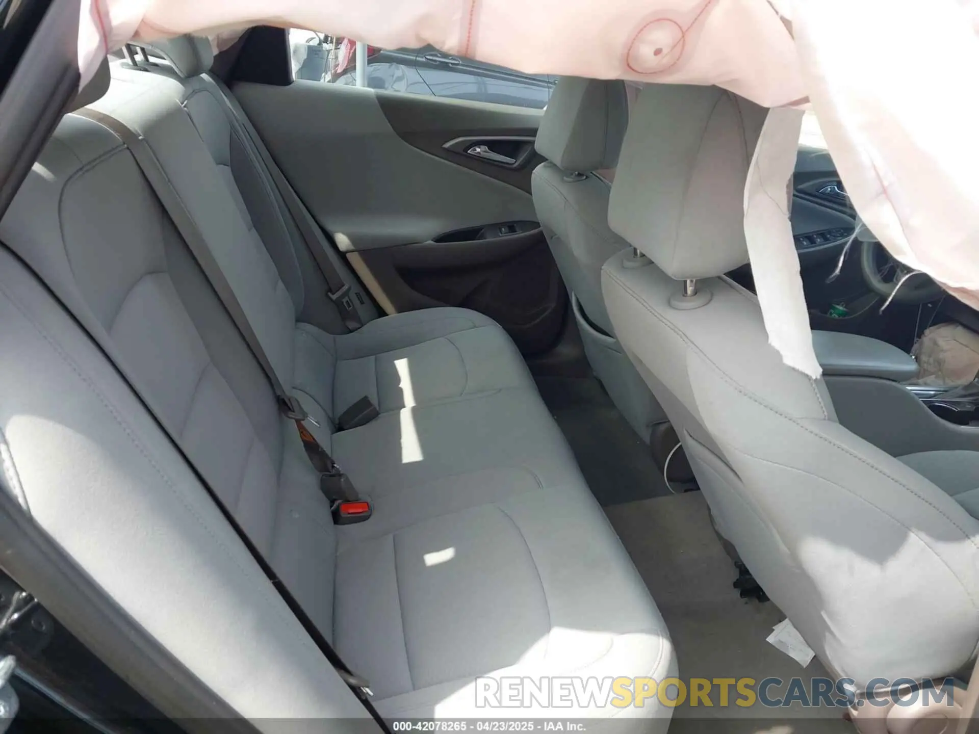 8 Photograph of a damaged car 1G1ZC5ST2LF130634 CHEVROLET MALIBU 2020