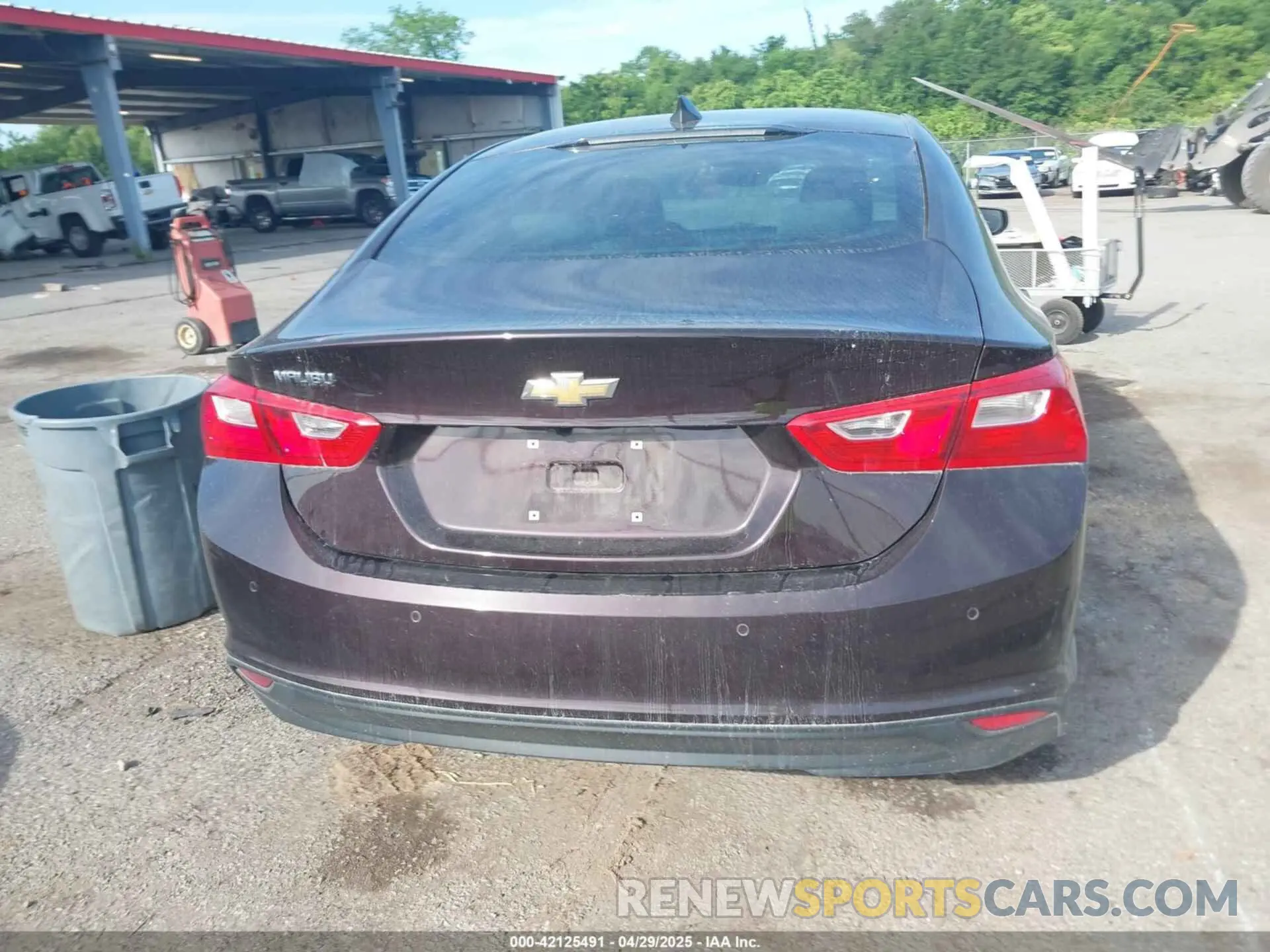 17 Photograph of a damaged car 1G1ZC5ST3LF053059 CHEVROLET MALIBU 2020