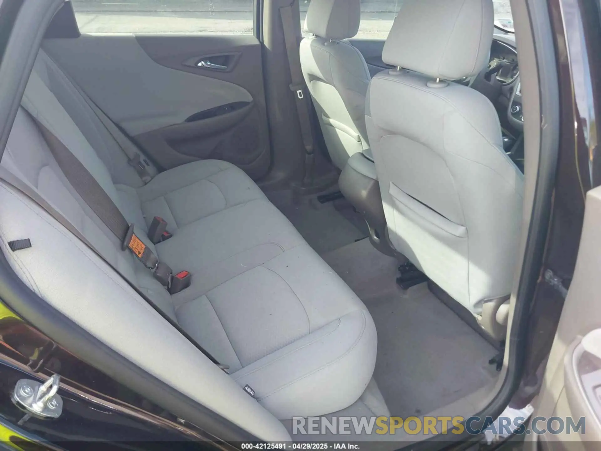 8 Photograph of a damaged car 1G1ZC5ST3LF053059 CHEVROLET MALIBU 2020