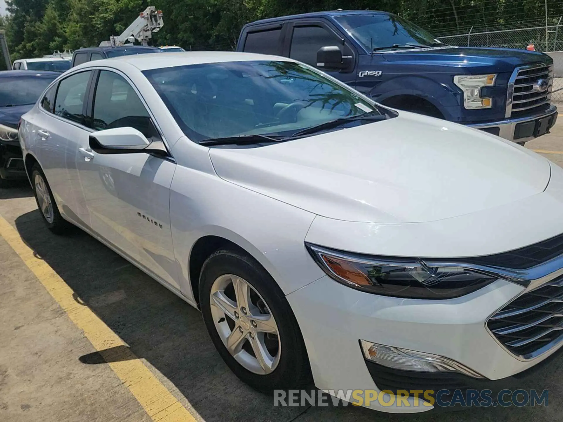 24 Photograph of a damaged car 1G1ZC5ST3LF073084 CHEVROLET MALIBU 2020