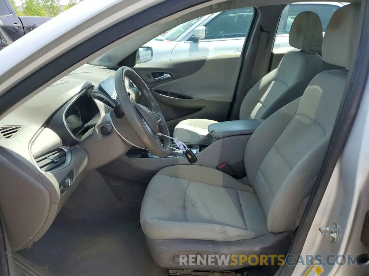 7 Photograph of a damaged car 1G1ZC5ST3LF128133 CHEVROLET MALIBU 2020