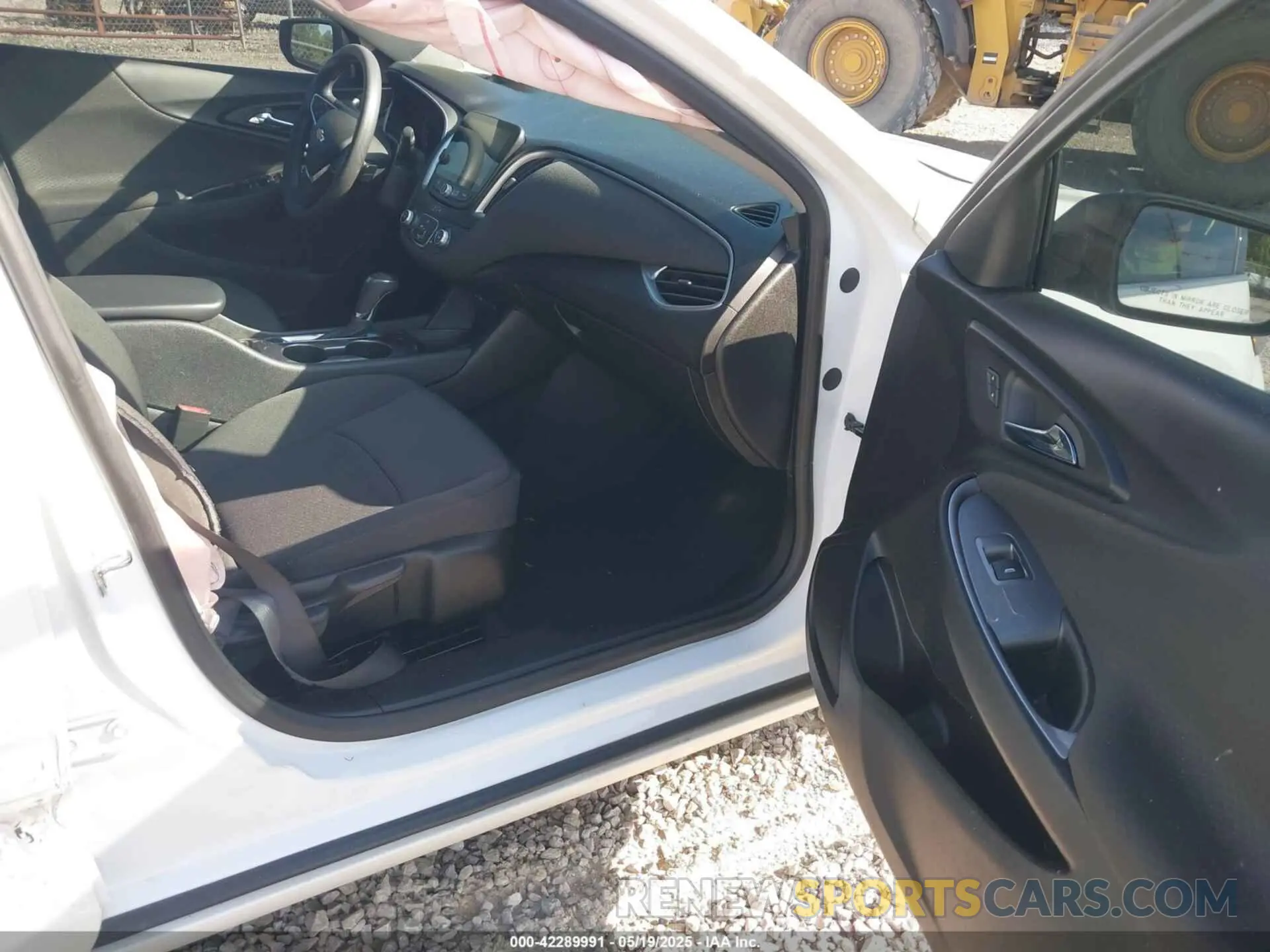 5 Photograph of a damaged car 1G1ZC5ST4LF108909 CHEVROLET MALIBU 2020