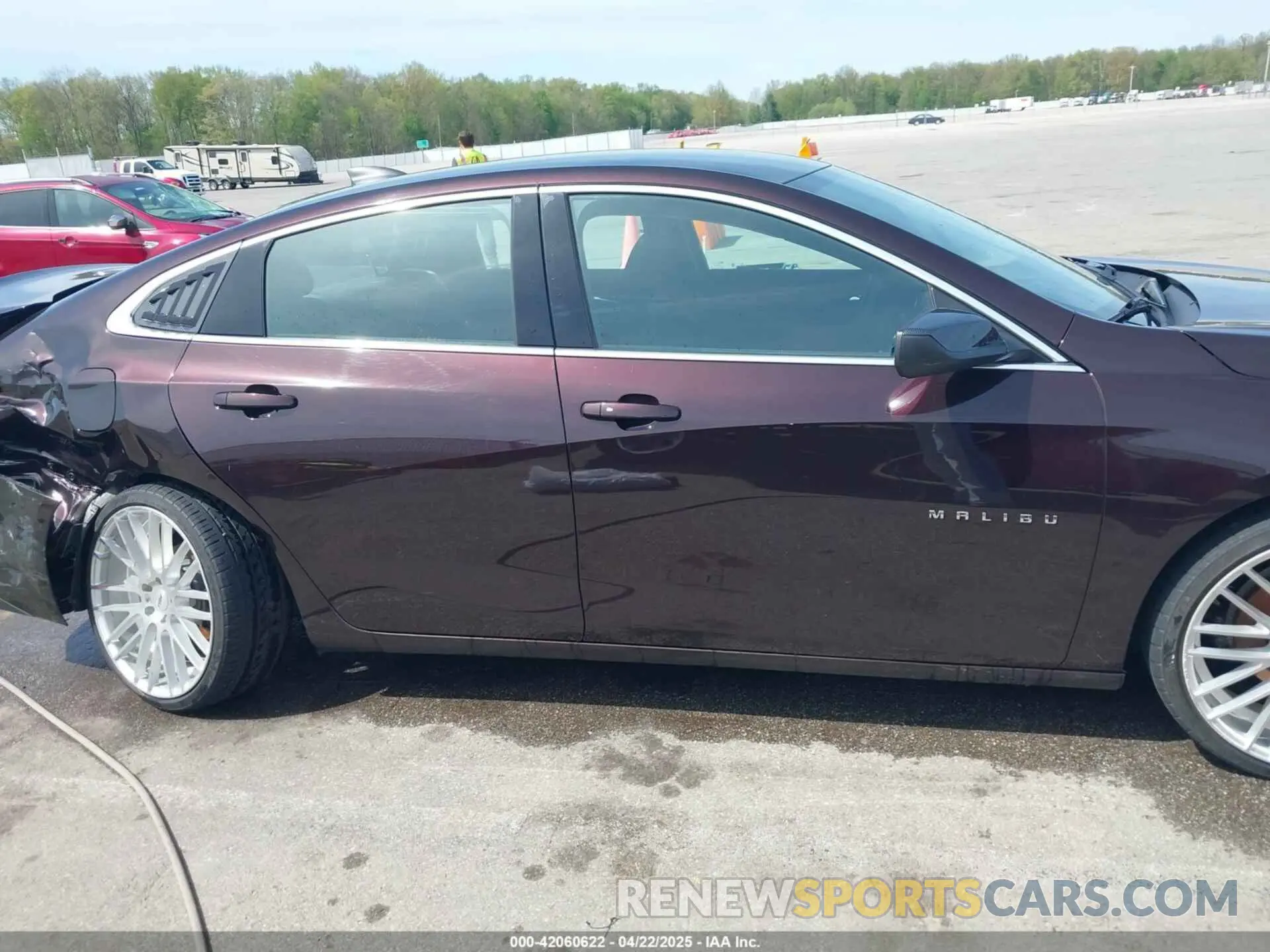 13 Photograph of a damaged car 1G1ZC5ST4LF112006 CHEVROLET MALIBU 2020