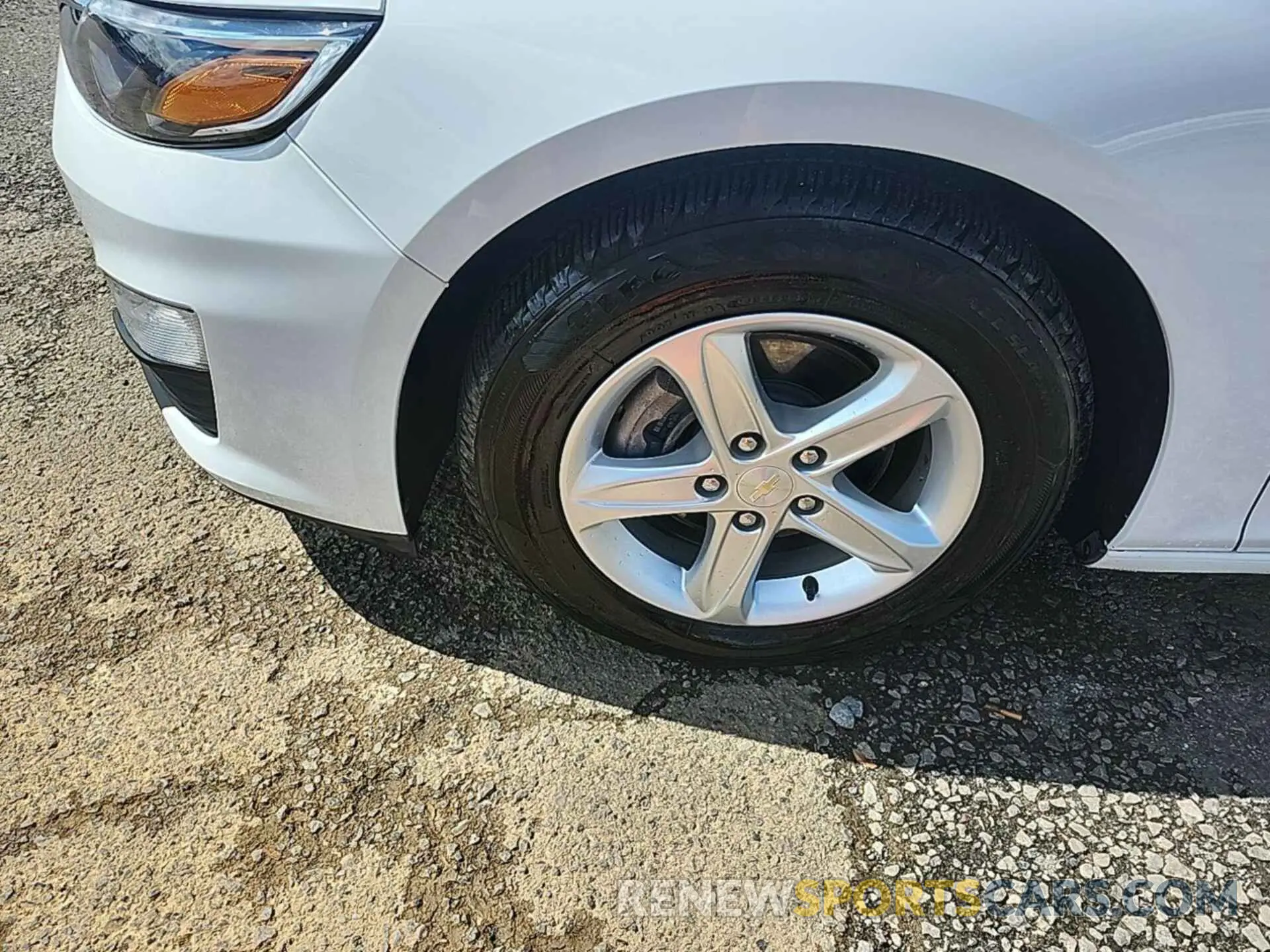 11 Photograph of a damaged car 1G1ZC5ST4LF136340 CHEVROLET MALIBU 2020