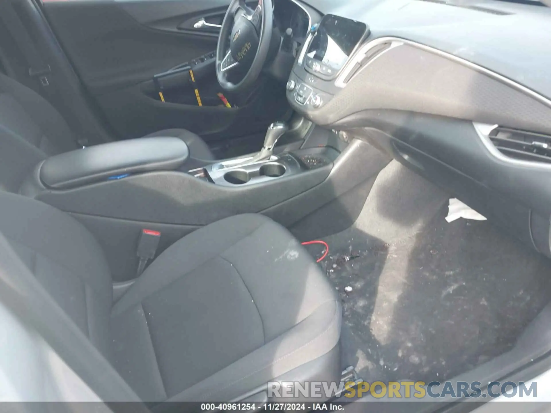 5 Photograph of a damaged car 1G1ZC5ST6LF142950 CHEVROLET MALIBU 2020