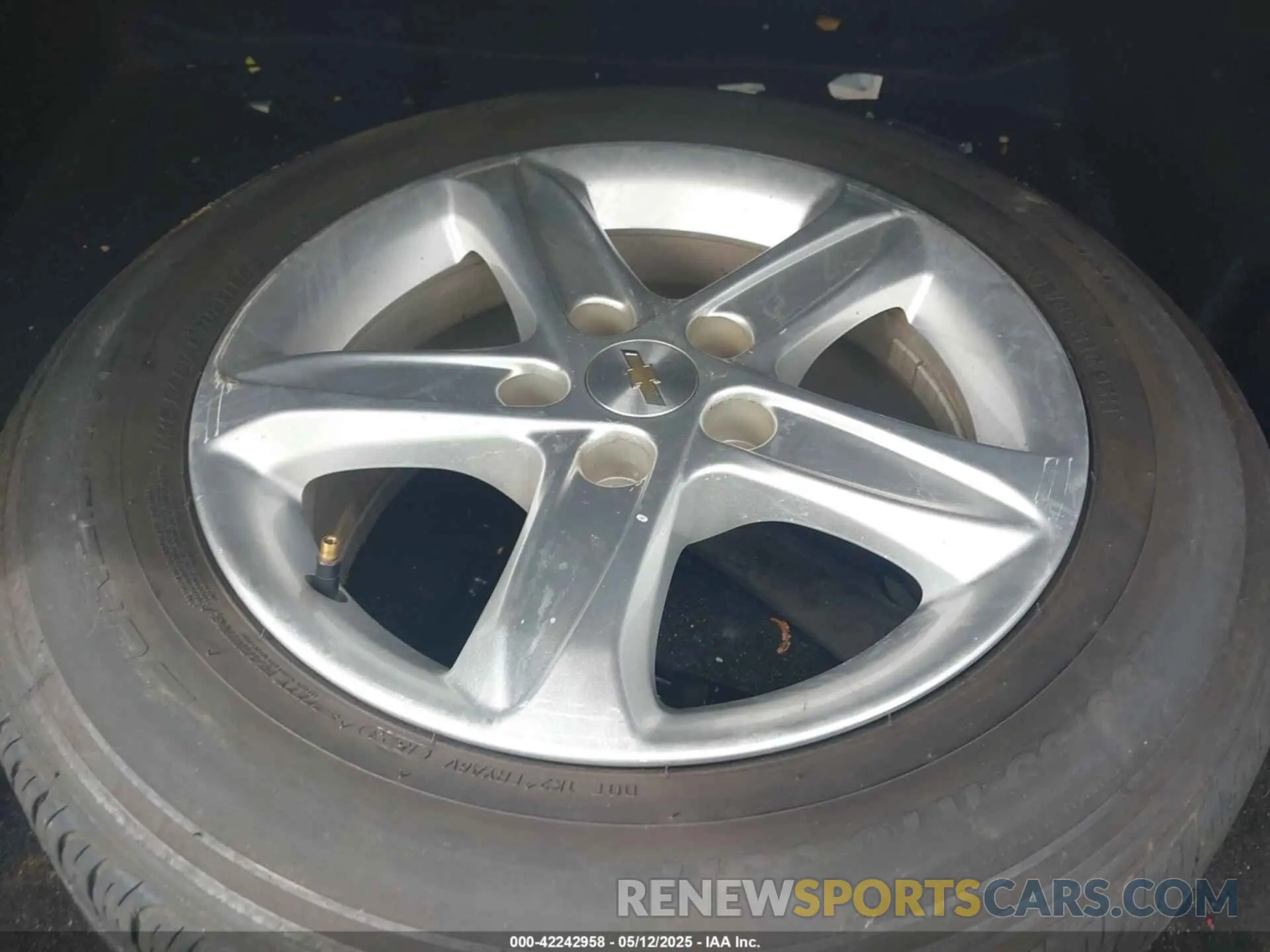 12 Photograph of a damaged car 1G1ZC5ST6LF158081 CHEVROLET MALIBU 2020
