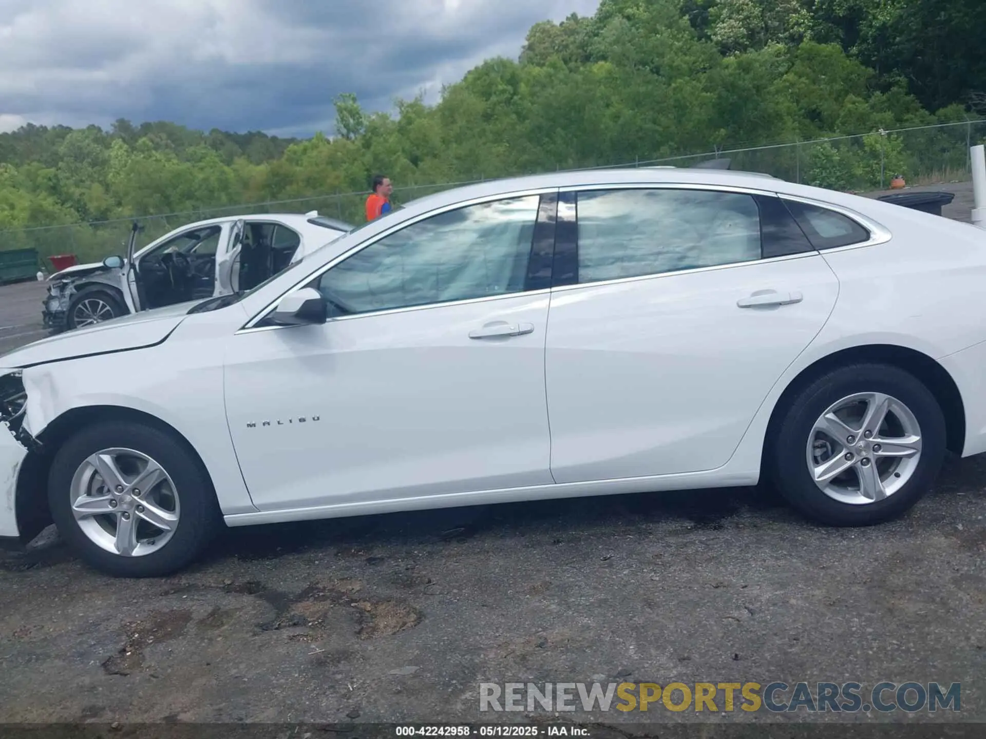 15 Photograph of a damaged car 1G1ZC5ST6LF158081 CHEVROLET MALIBU 2020