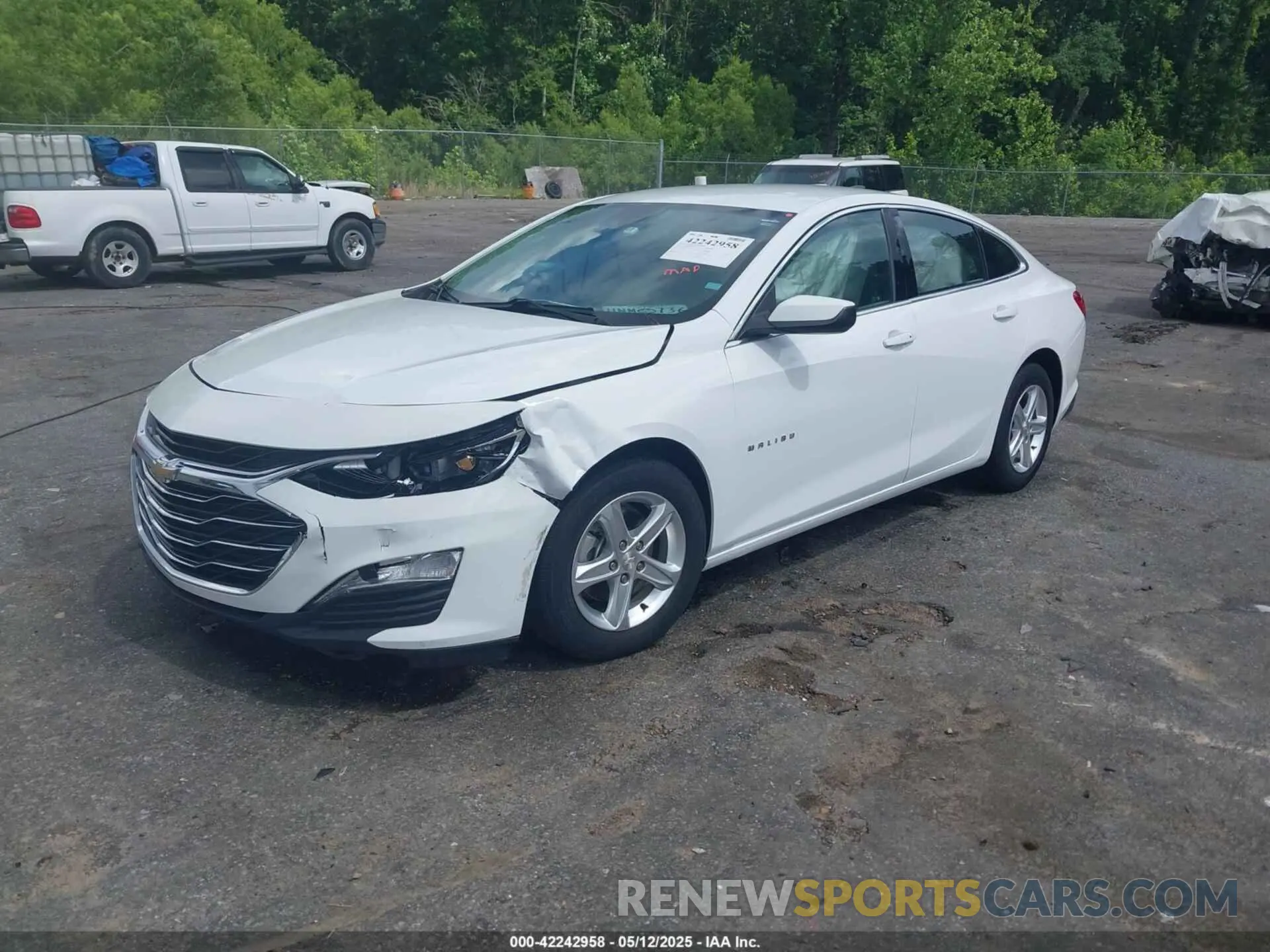 2 Photograph of a damaged car 1G1ZC5ST6LF158081 CHEVROLET MALIBU 2020