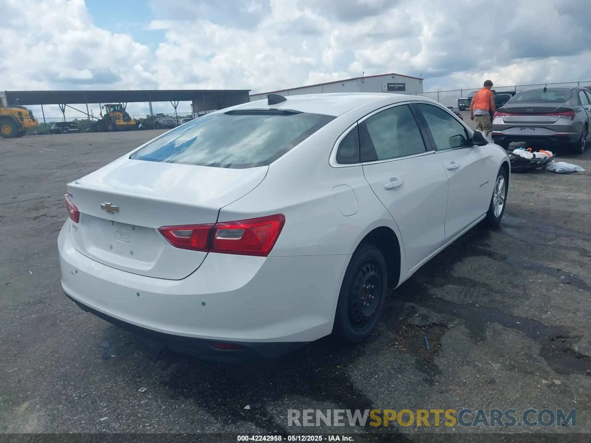 4 Photograph of a damaged car 1G1ZC5ST6LF158081 CHEVROLET MALIBU 2020