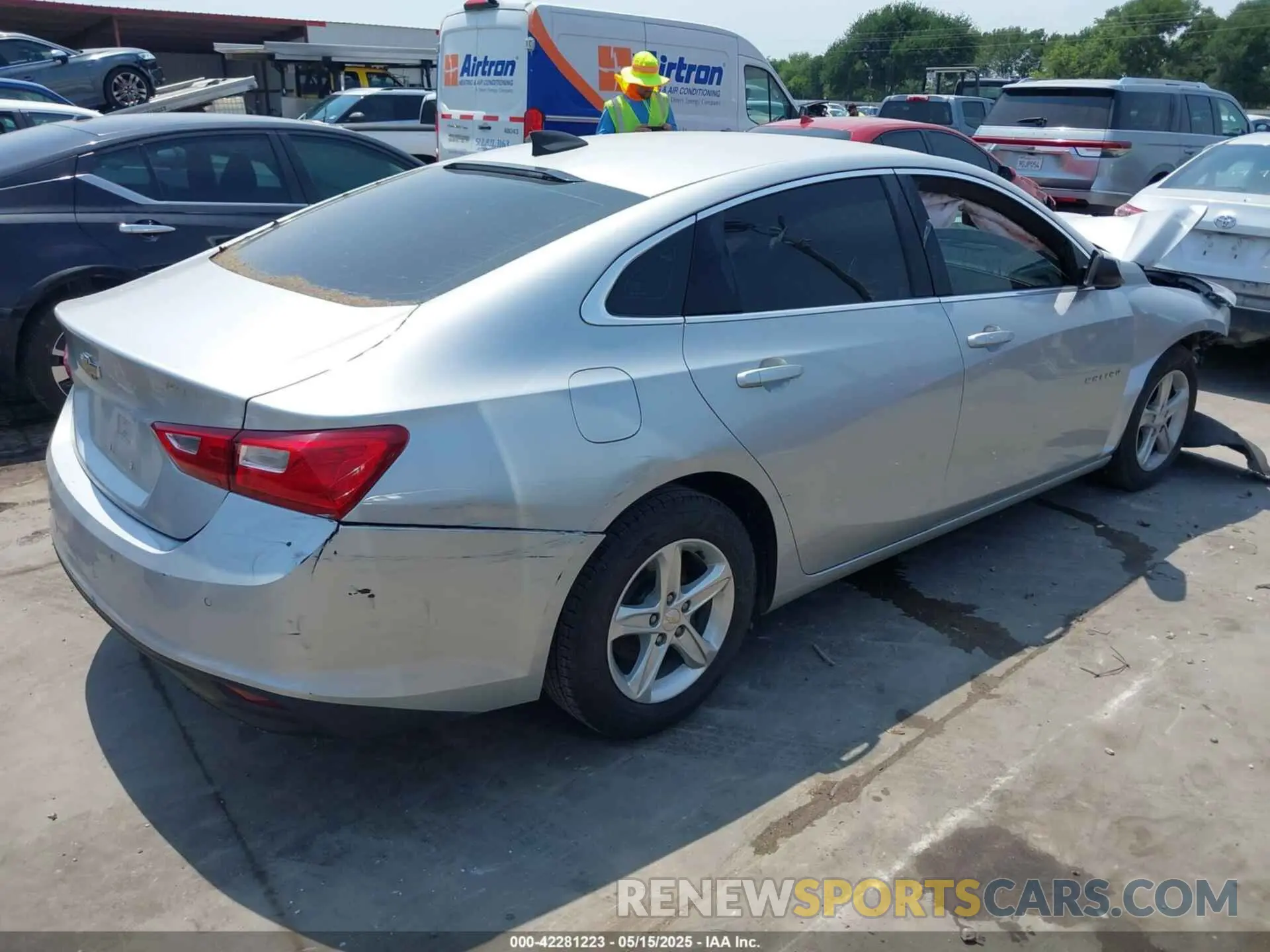 4 Photograph of a damaged car 1G1ZC5ST8LF075011 CHEVROLET MALIBU 2020