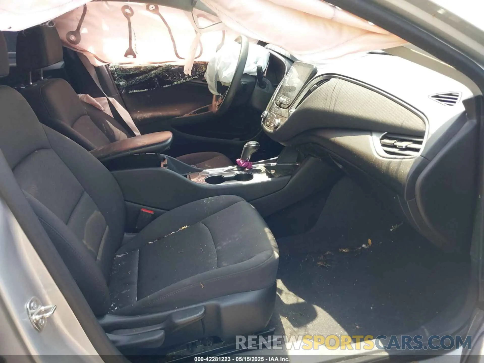 5 Photograph of a damaged car 1G1ZC5ST8LF075011 CHEVROLET MALIBU 2020